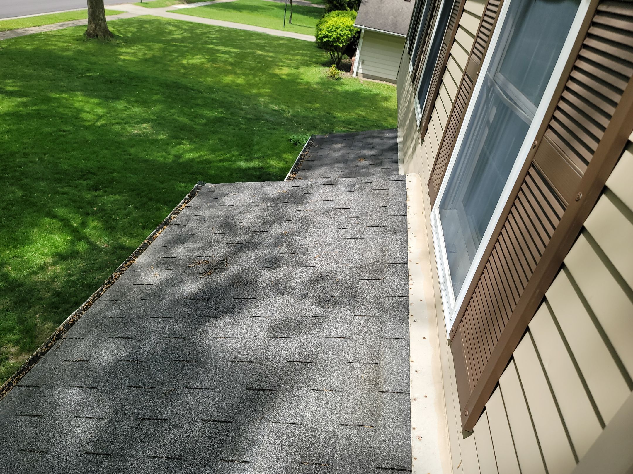 ATLAS PINNACLE COLOR: COASTAL GRANITE by Eagle Eye Roofing