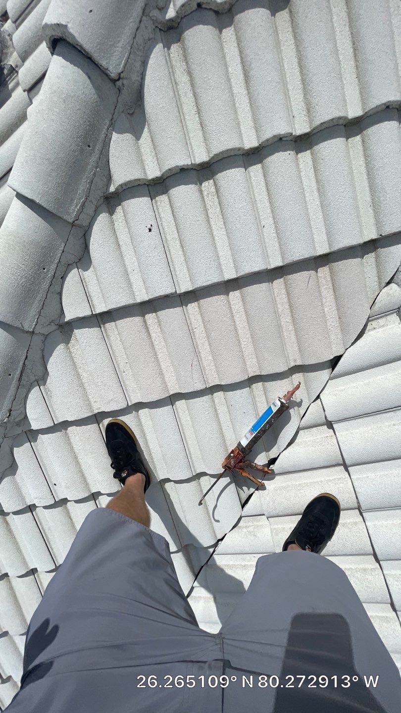 π Customer Spotlight: Lee M. (Black Boater) β Aastro Roofing Delivers Exceptional Service Again! π by Aastro Roofing
