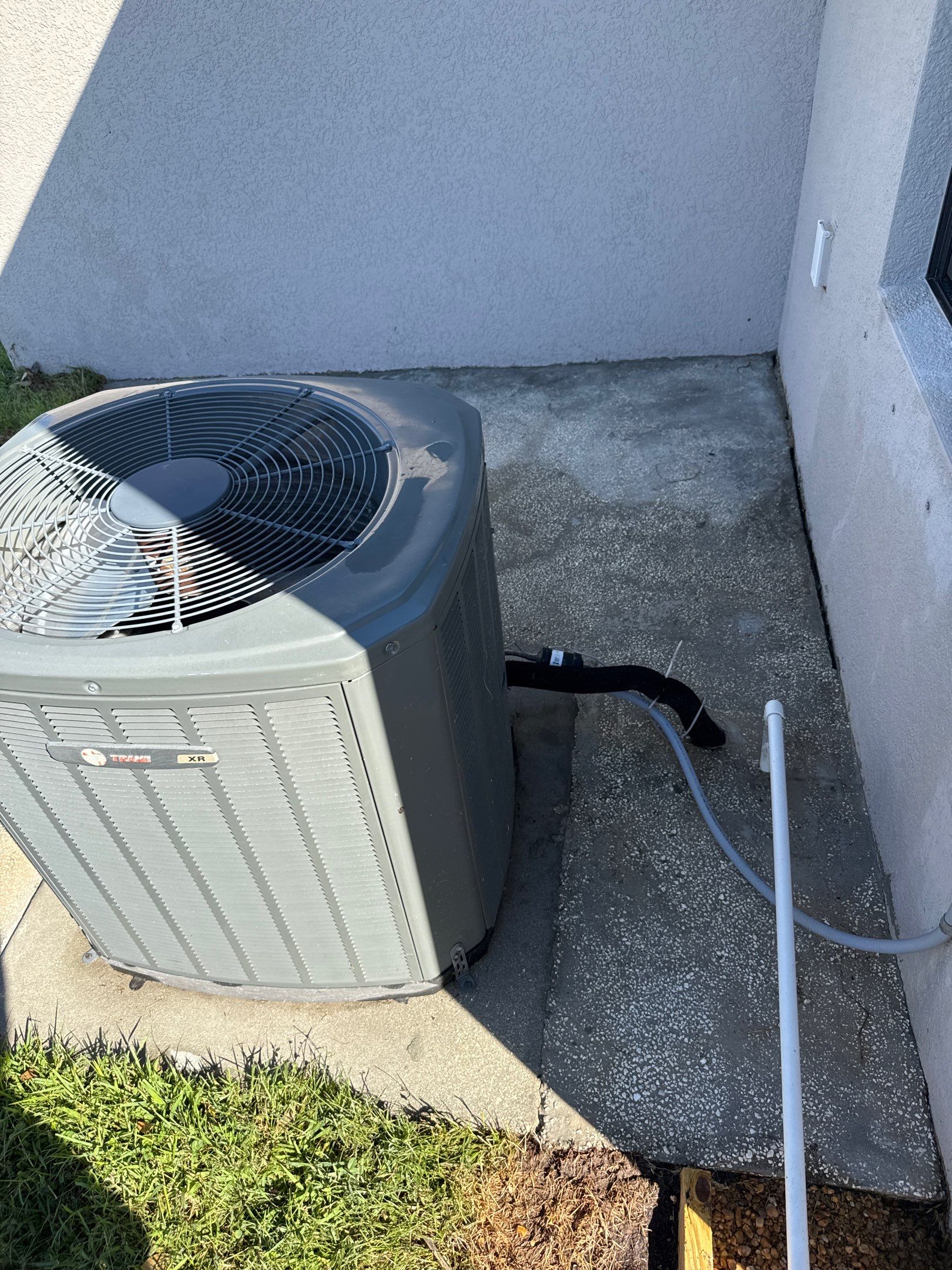 Comprehensive Concrete and Vinyl Fence Cleaning in Willow Walk Community, Palmetto, FL by Sunshine AquaWash