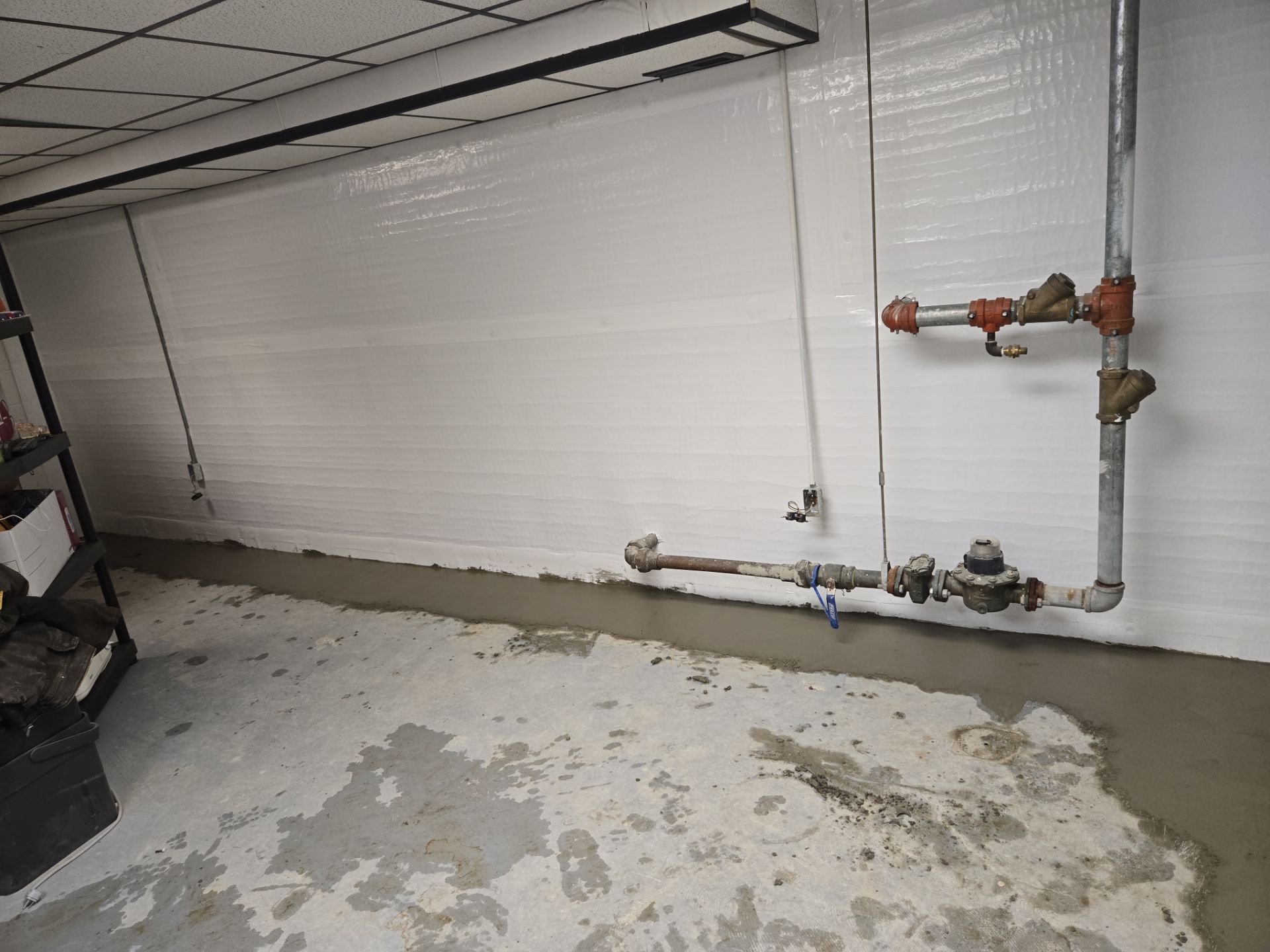 Interior Basement Waterproofing System with Embedded Fiber Reinforcement by Toledo Basement Repair 