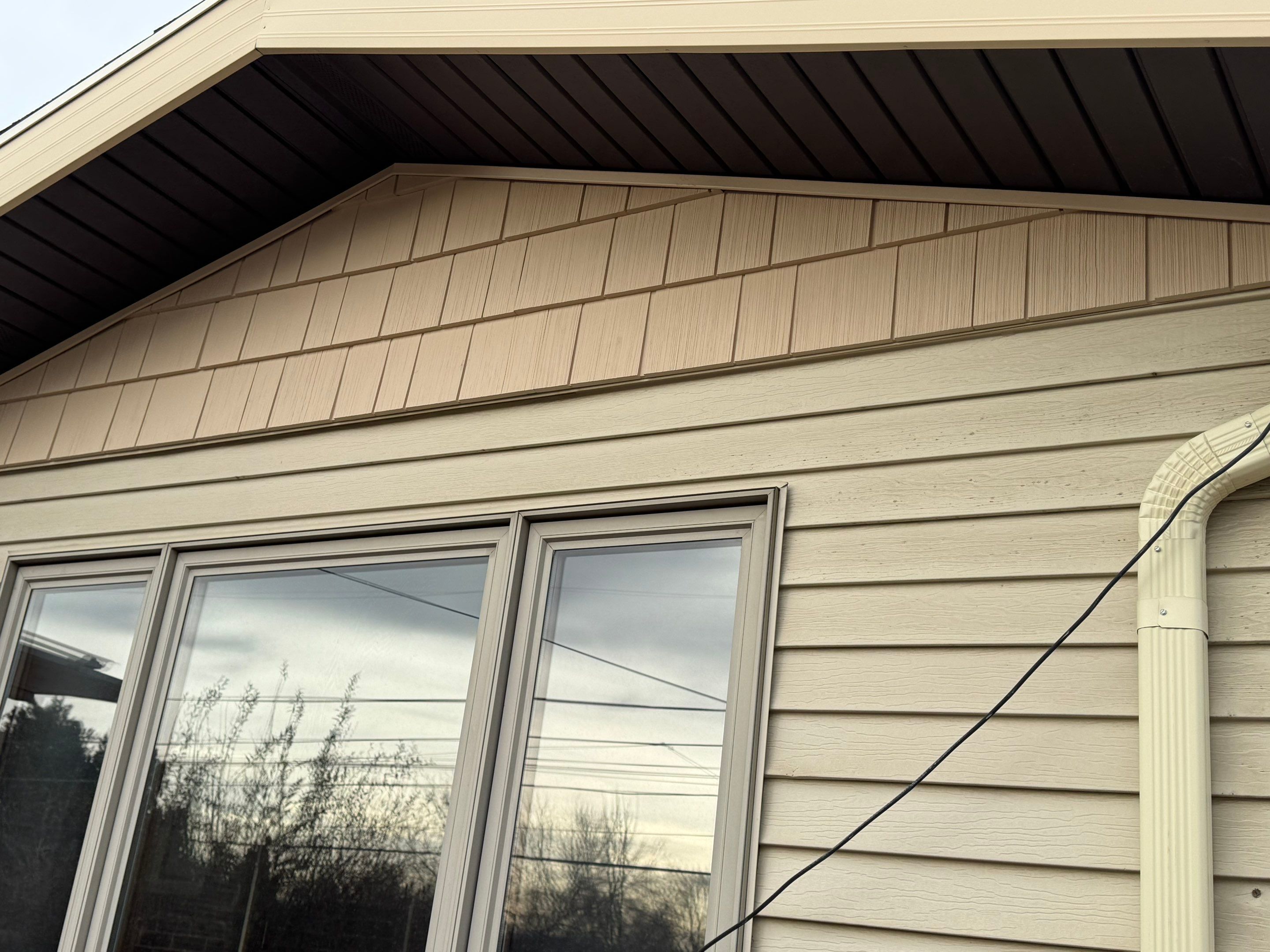 Salt Lake City | Premium Vinyl Shingle Accent | Sandtone by Ideal Siding Utah