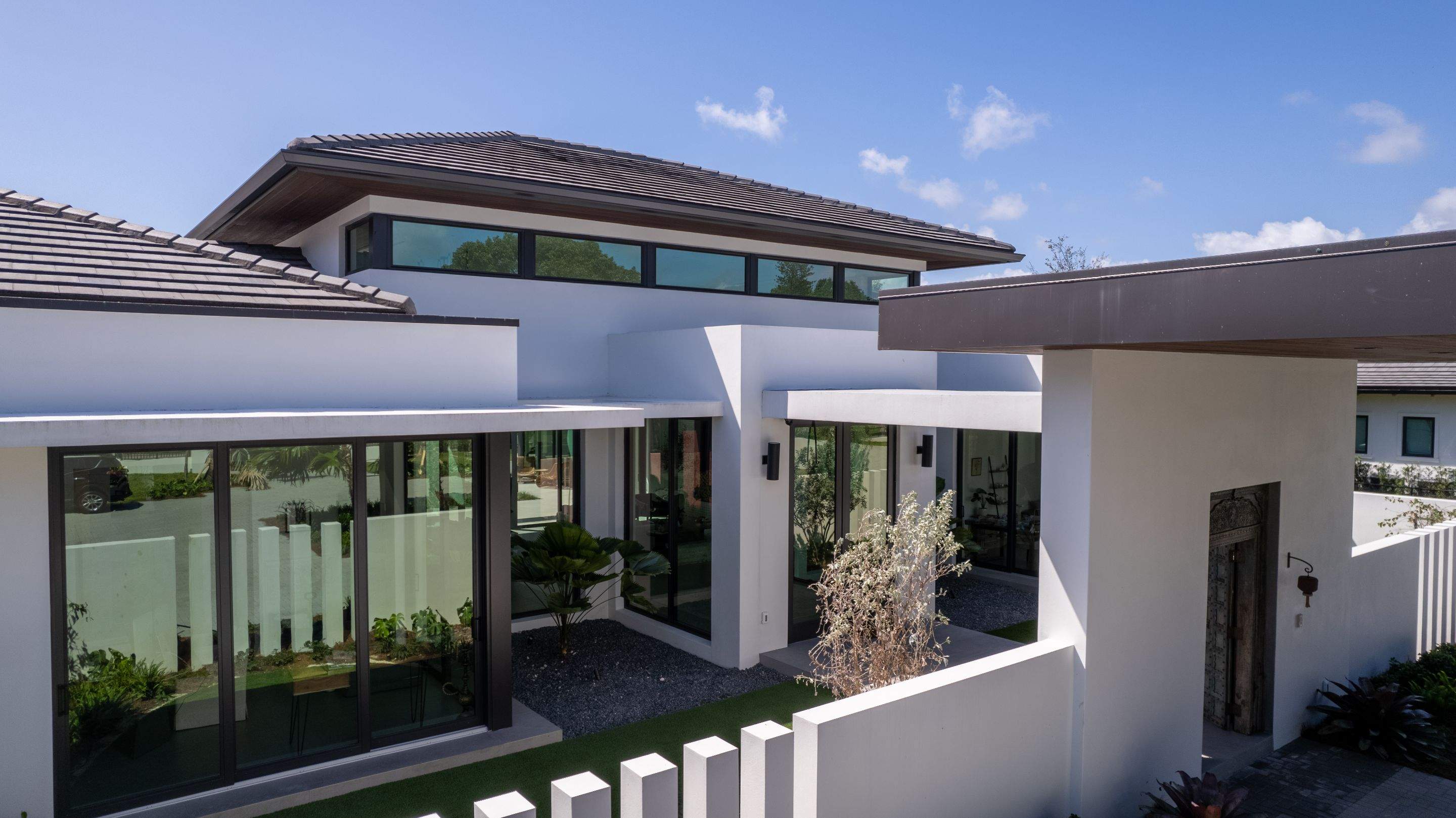 Crown Windsor Slate - Charcoal Black by Istueta Roofing