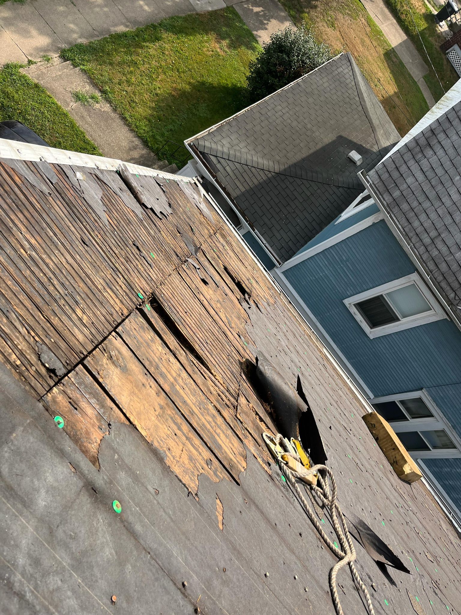 Akron's Finest: The Williamsburg Gray Standard by Cornerstone Roofing And Siding
