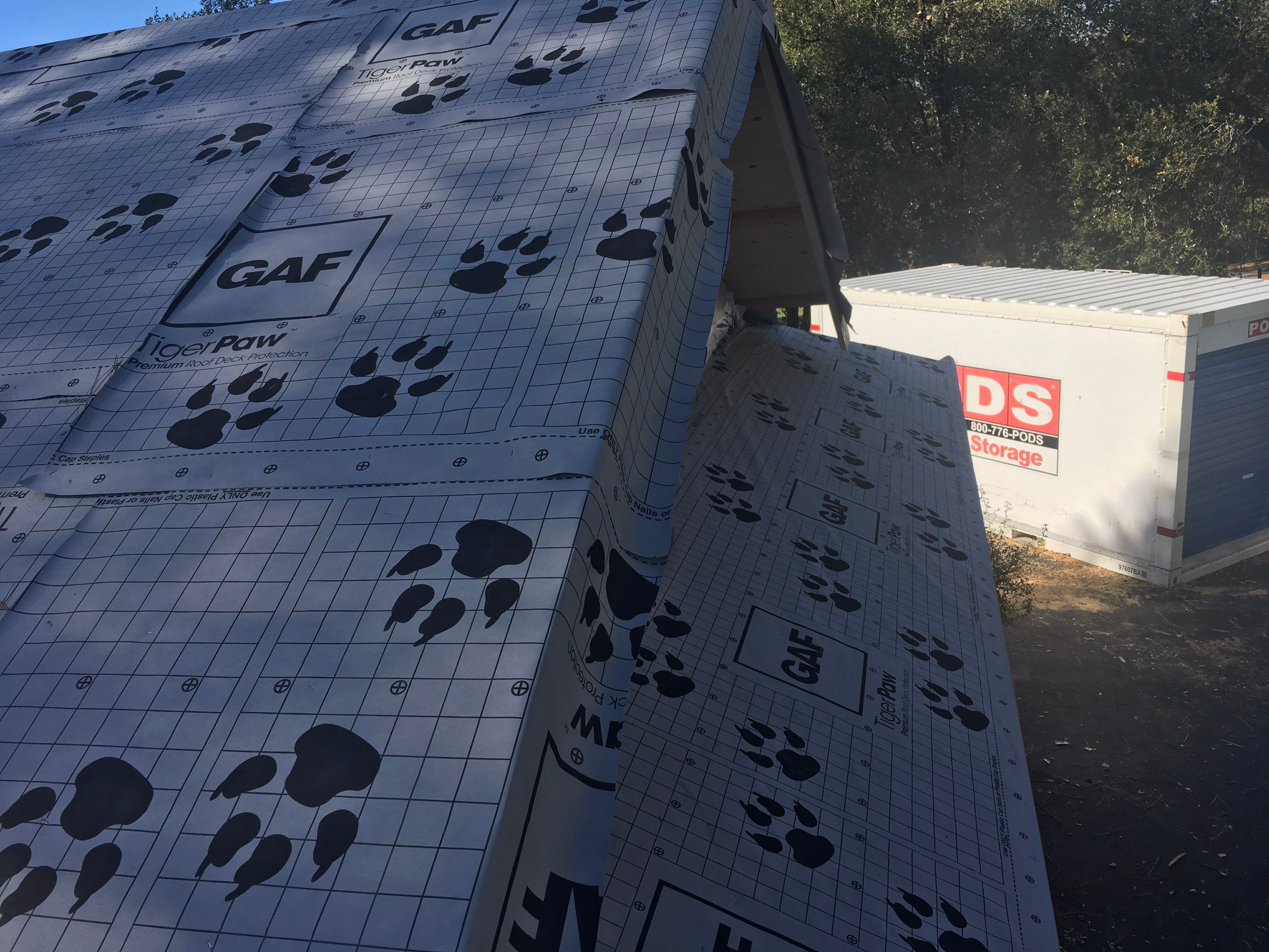 Metal roofing installation using Standing seam metal roofing system by Straight Edge Roofing Inc