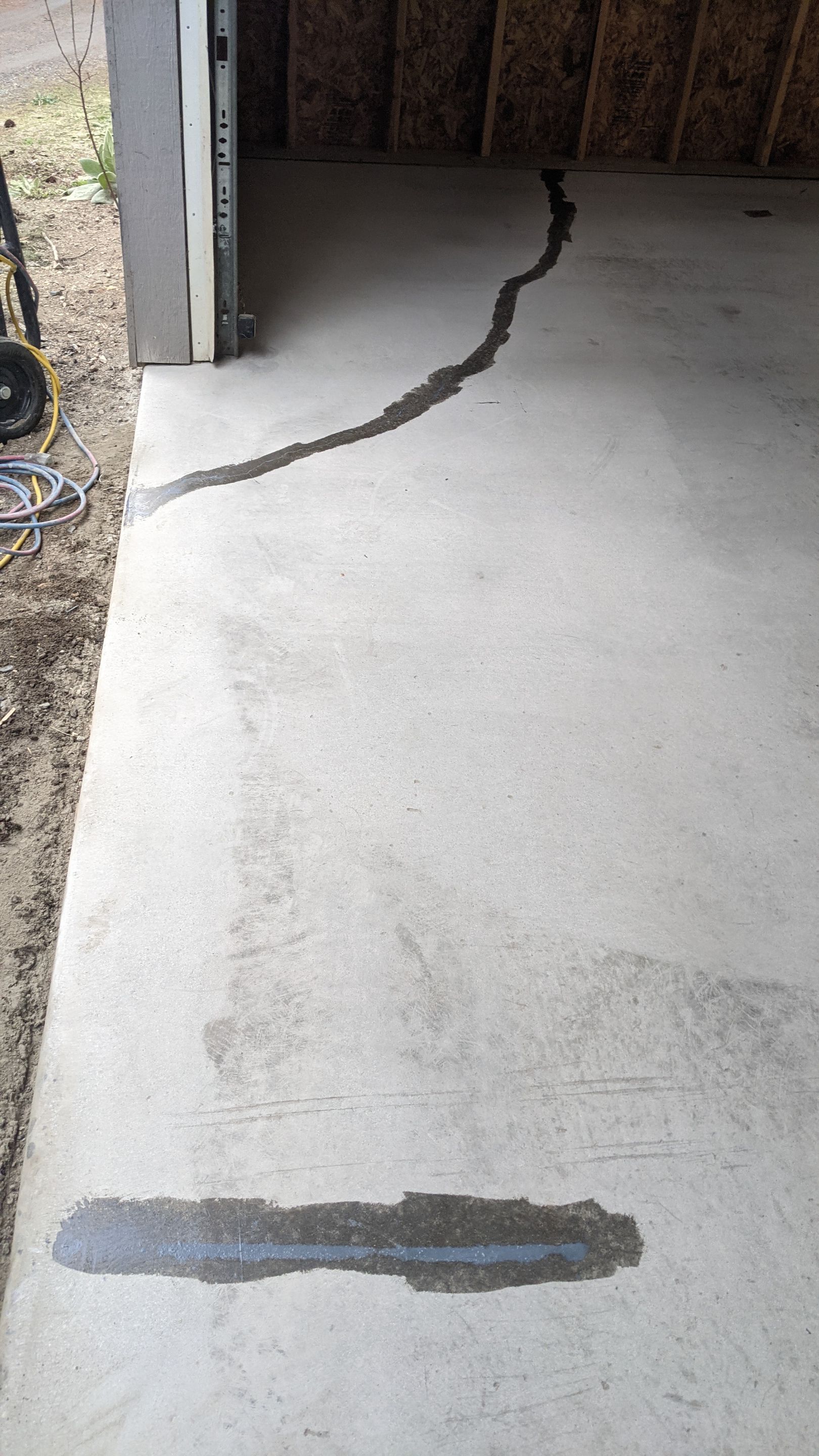 Garage Transformation using Penntek Evolution System and Smoke Color by Croc Coatings, LLC