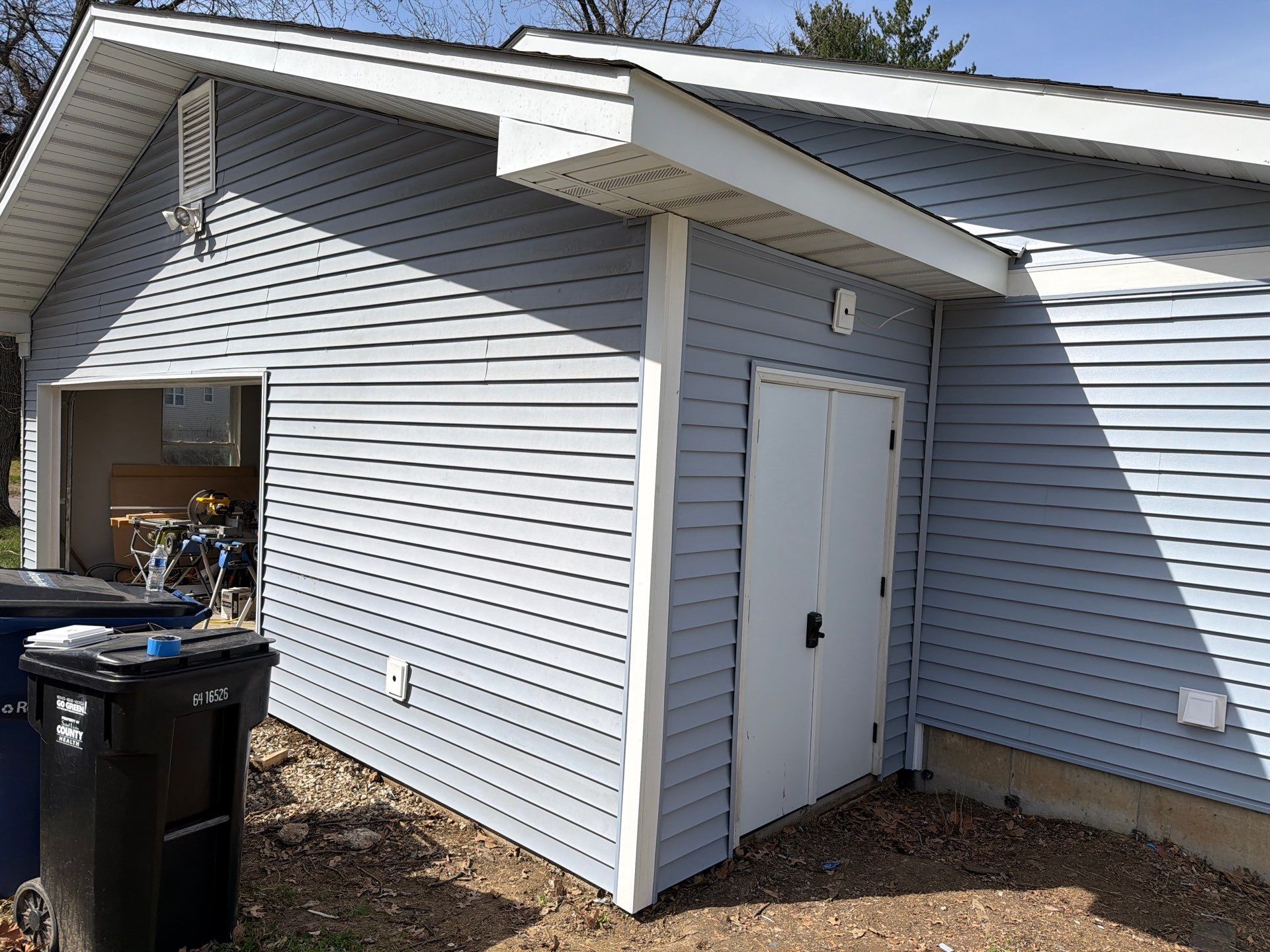 Siding Remodel/Replacement in St. Louis, MO by Acute Roofing And Exteriors 