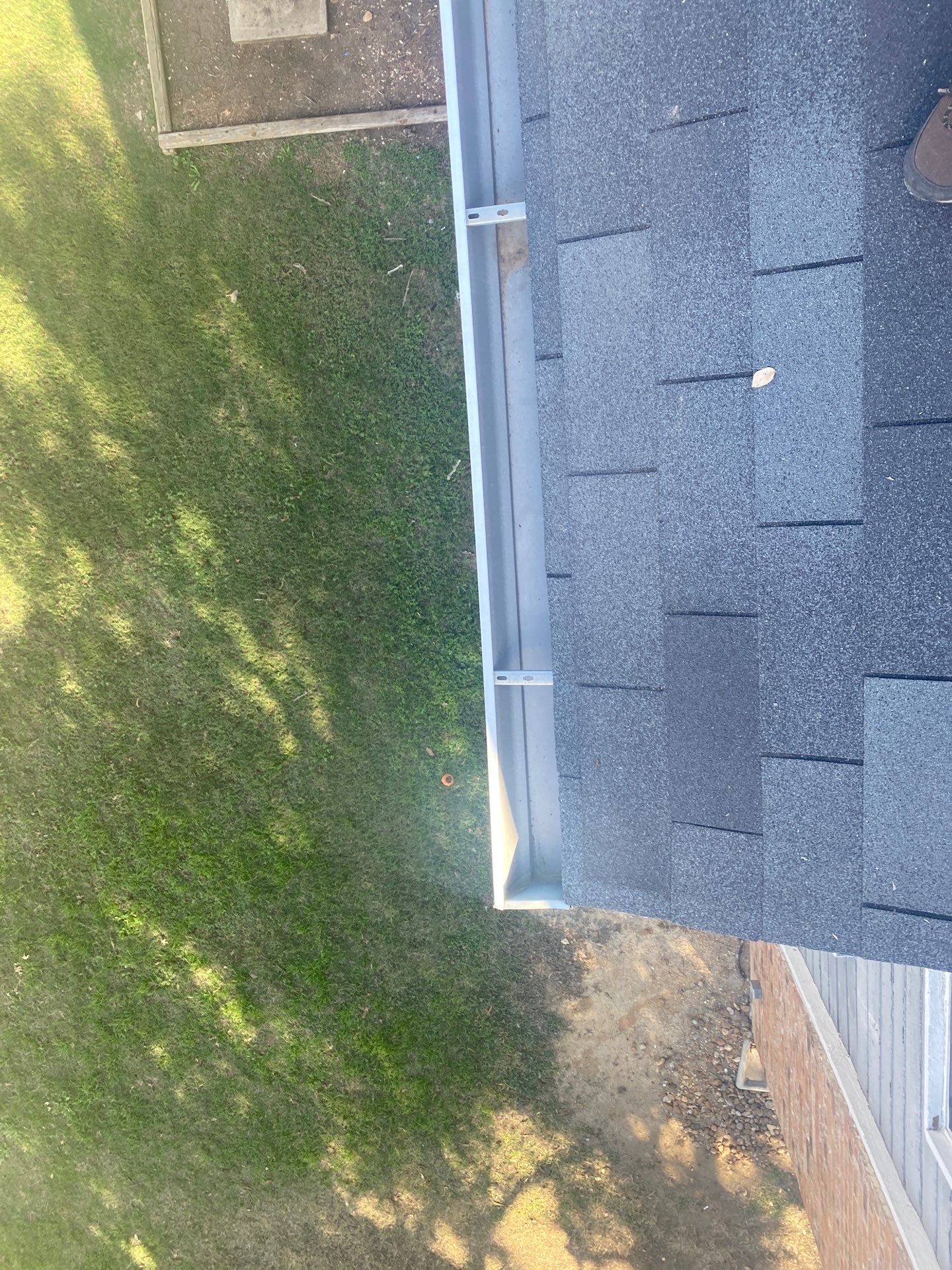 HOA gutter cleaning after photo.