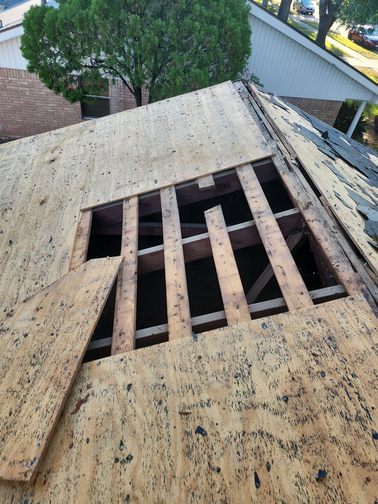 Residential Roofing Installation using Owen's Corning Duration (Lifetime) Shingles by Roof Repair Company