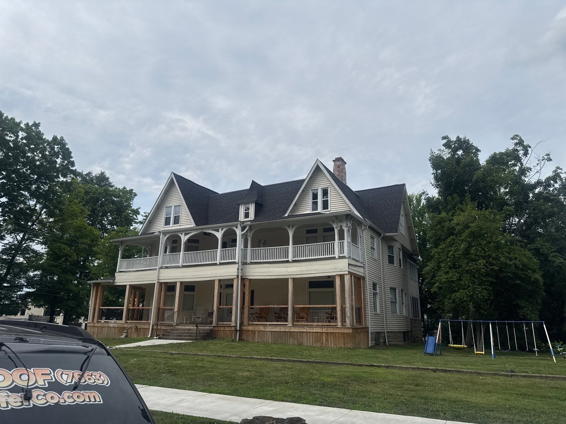 Mr. Roofer featured photo.