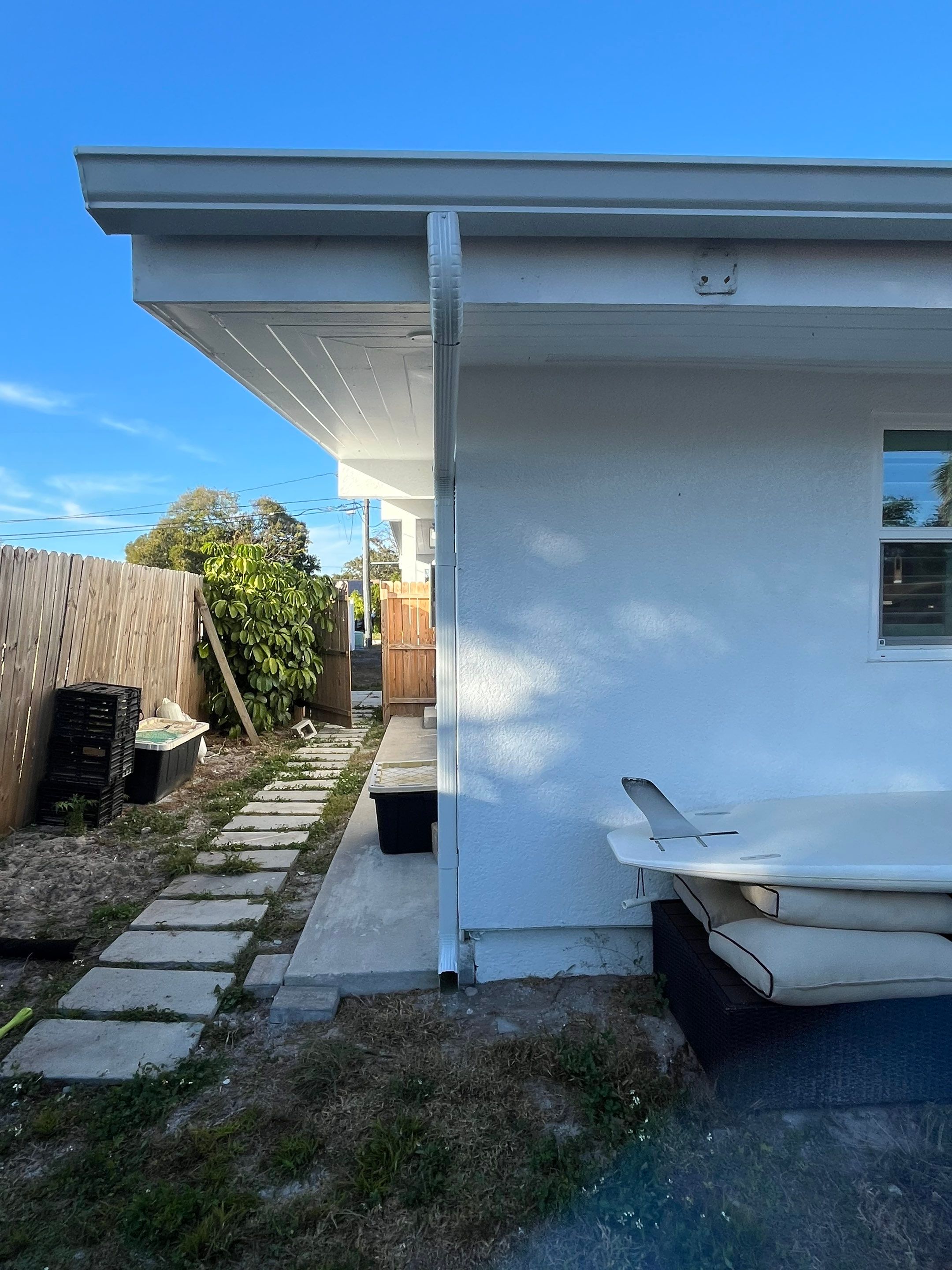 6 Inch Seamless Gutters using K-Style Gutters in Saint Petersburg FL by Gutter Professors