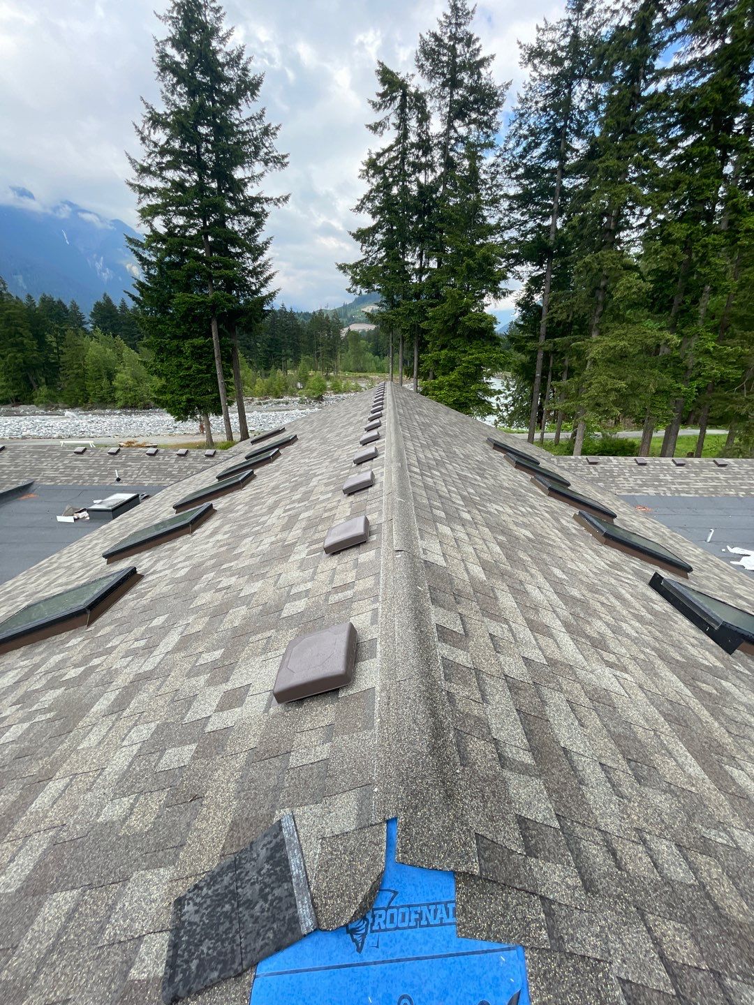 Residential ReRoofing Installation using OC Oakridge shingles by Top Notch Roofing Inc