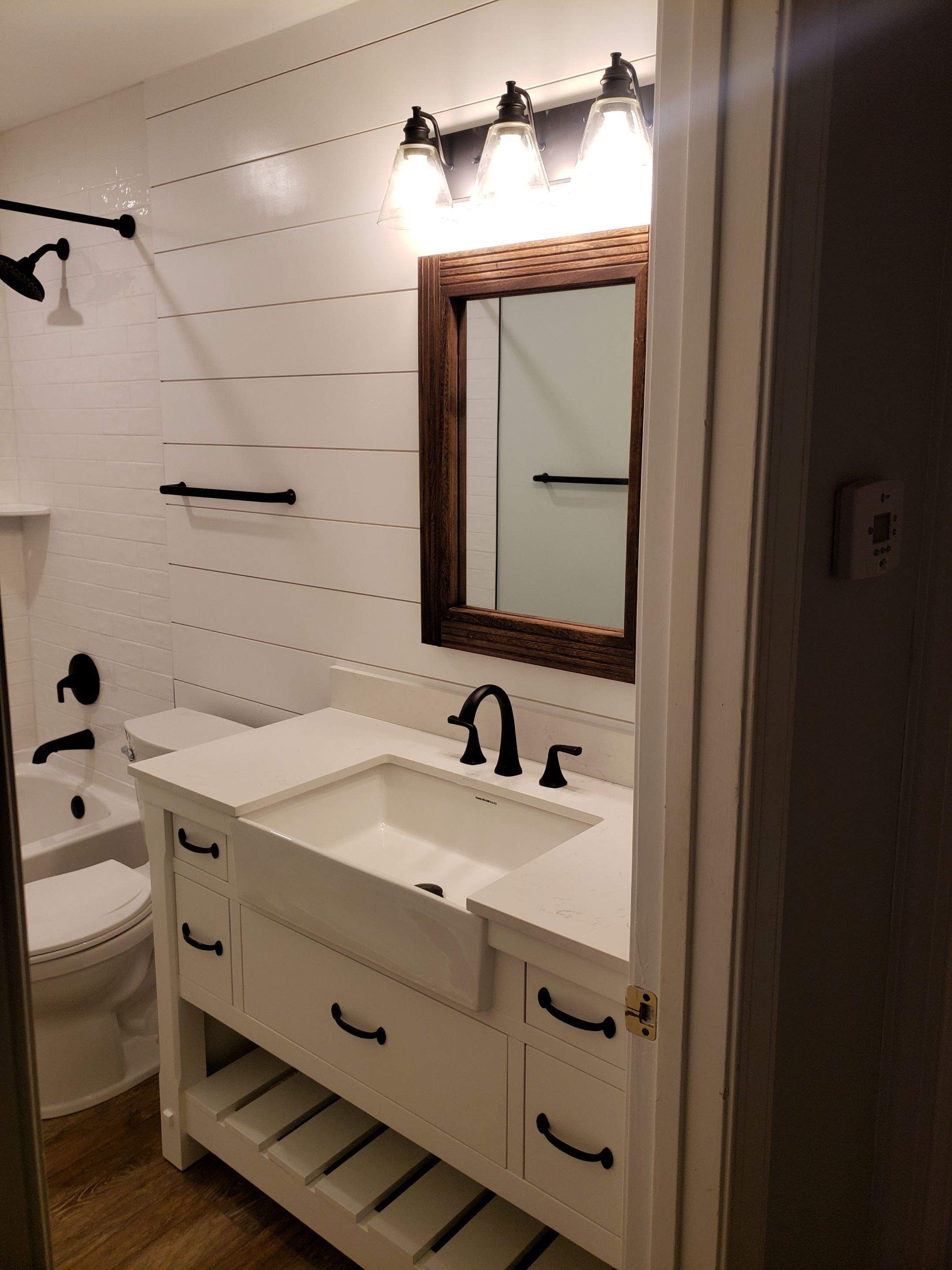 Modern Elegance: Bathroom Upgrade by A Step Above Handy LLC 