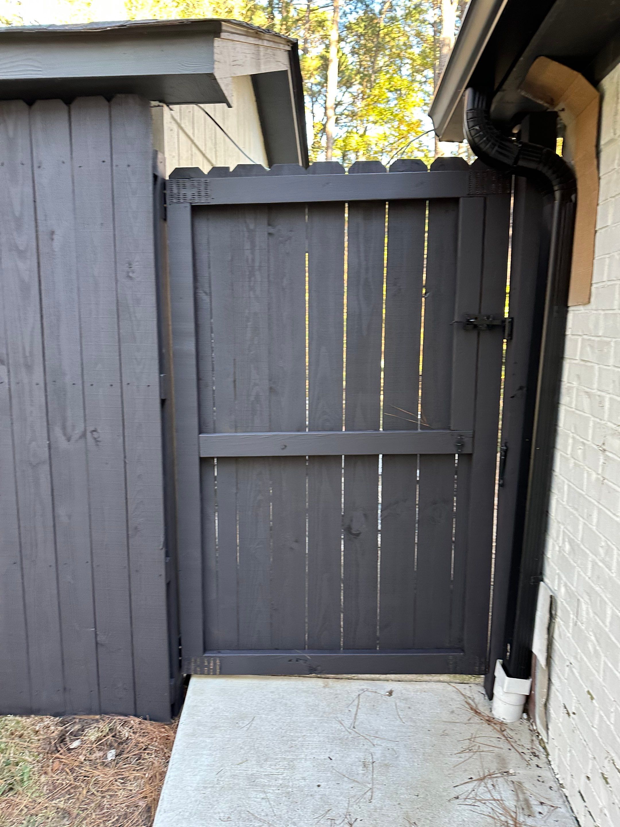 Hide-a-way Lake, Tx. Fence Staining and Interior Work by Quality Coats Painting