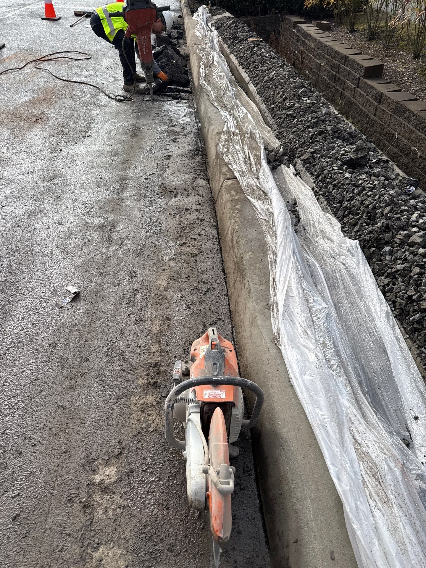Striping, Asphalt Patch Repair & Concrete Curbing | Edmonds  by Jireh Asphalt & Concrete Inc 