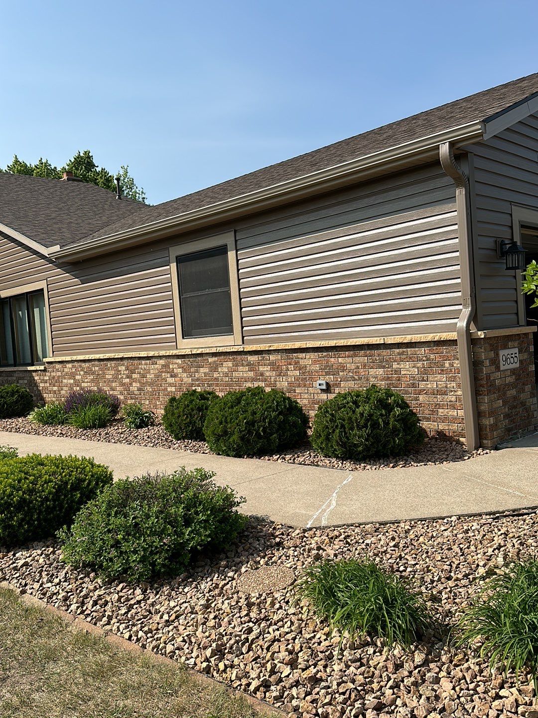 5" Gutters in Monticello by Next Level Seamless Gutters / Exteriors Inc.