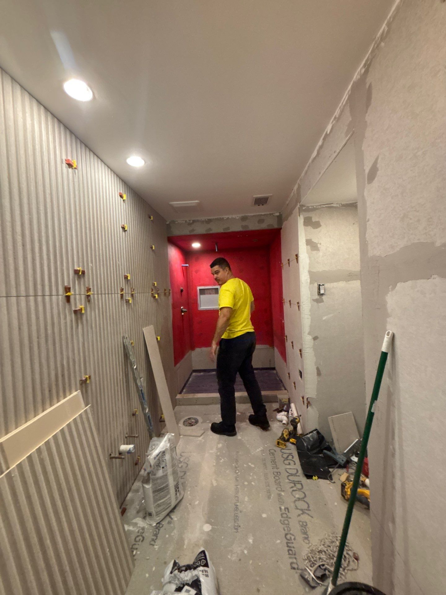 Two bathrooms renovation by Prudencio