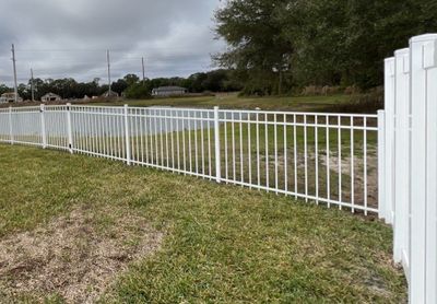 Sarasota, FL 6ft. Tall White Vinyl Privacy Fence & 3 Rail Aluminum Fence