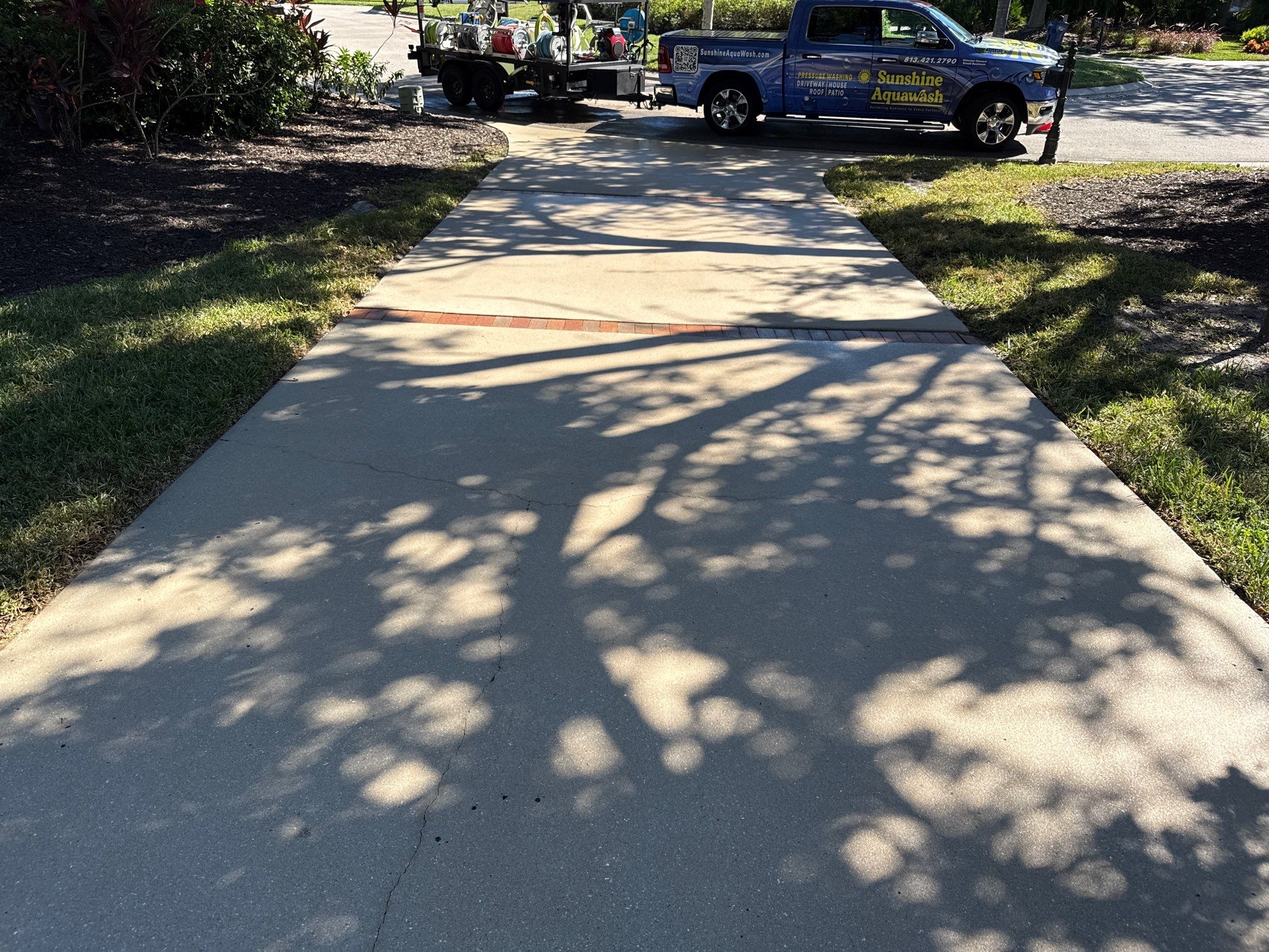 House Wash, Pool Deck & Screen Enclosure Cleaning | University Park, Sarasota FL by Sunshine AquaWash