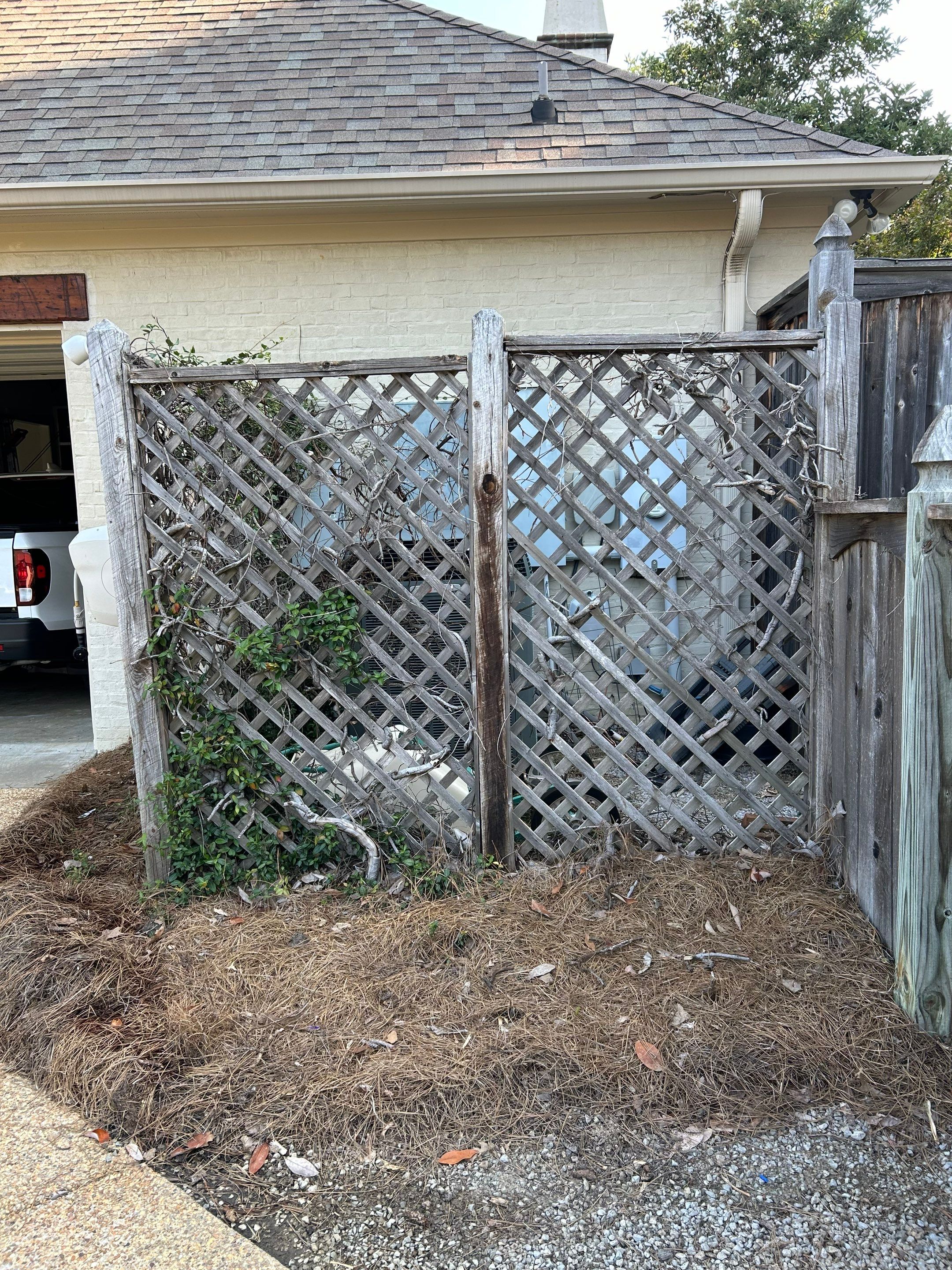 6�’ Cedar Good Neighbor 6x6 Posts by Roberson Construction LLC