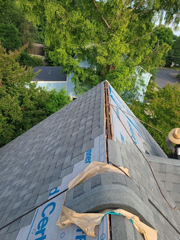 Arlington: CertainTeed Landmark Architectural Shingle in Georgetown Gray by RM Banning, Inc.