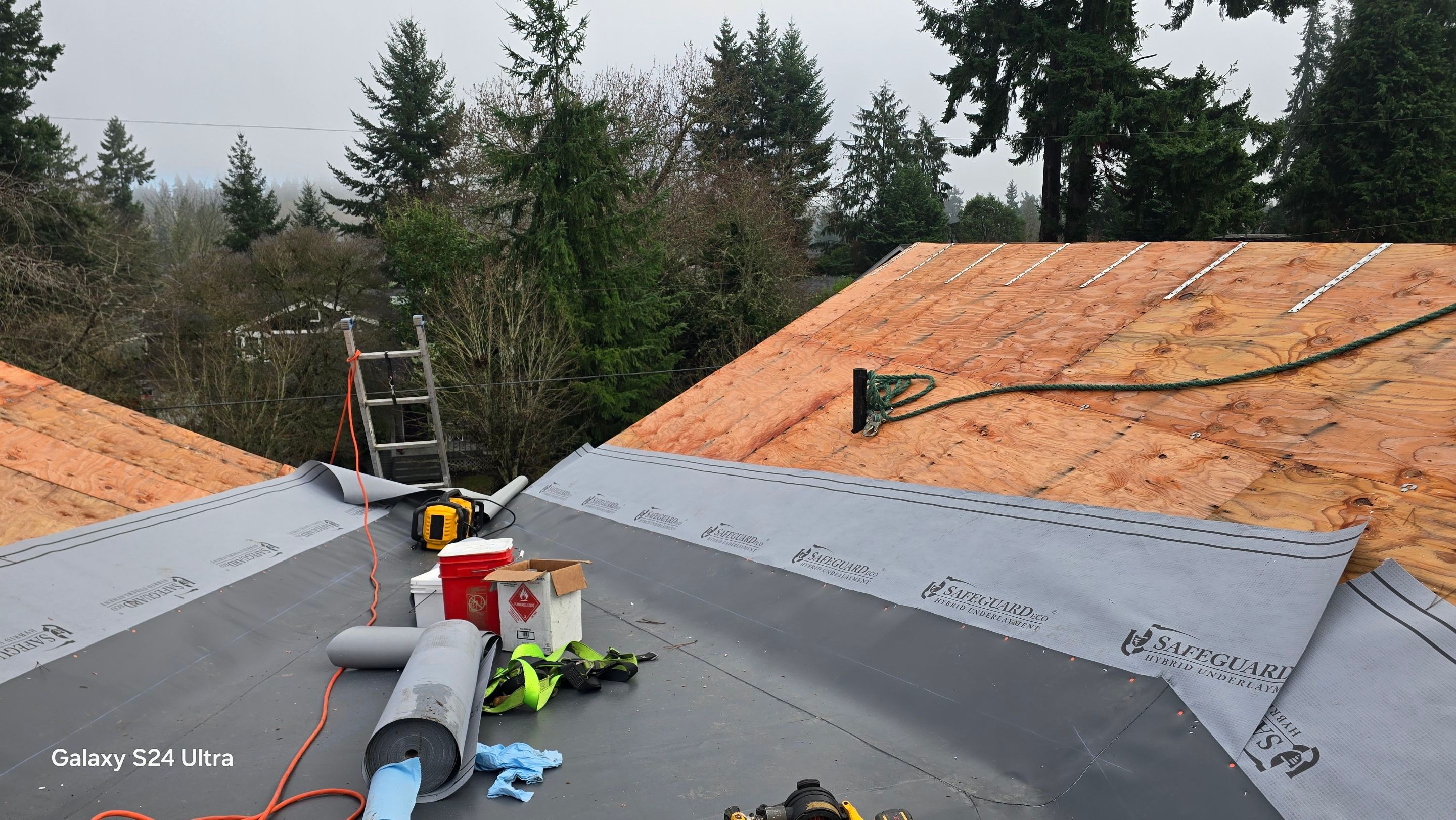 Scandinavian New Build by RoofWorks Northwest