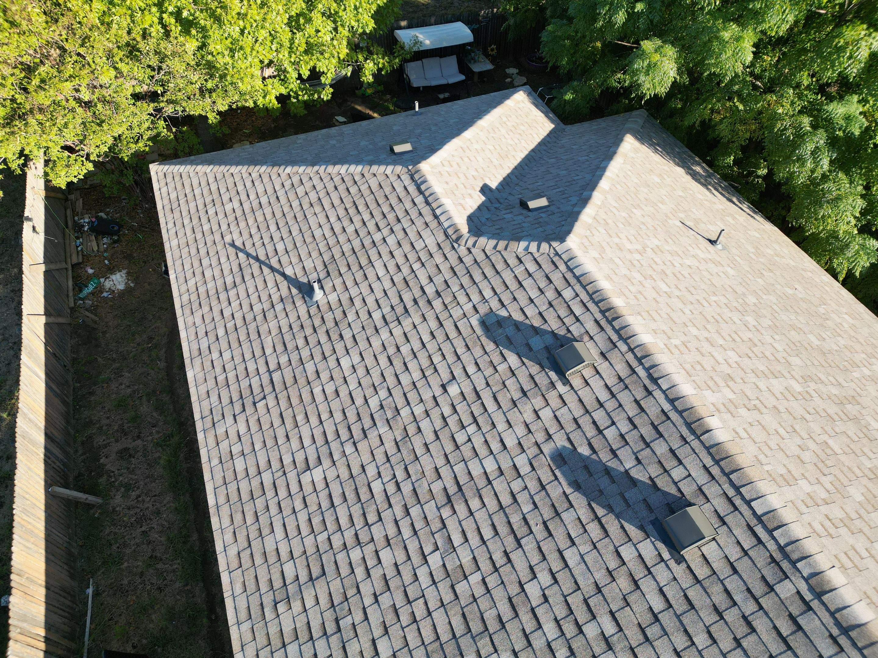 Beachwood - Iko Cambridge by RoofsOnly.com