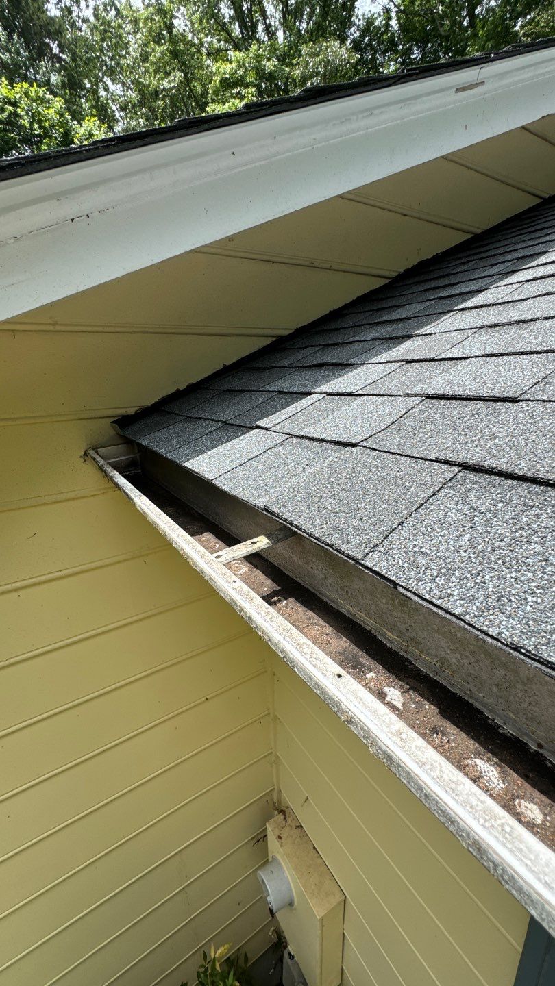 Oakton: Roof Replacement With CertainTeed Landmark Designer Shingles in Pewter by RM Banning, Inc.