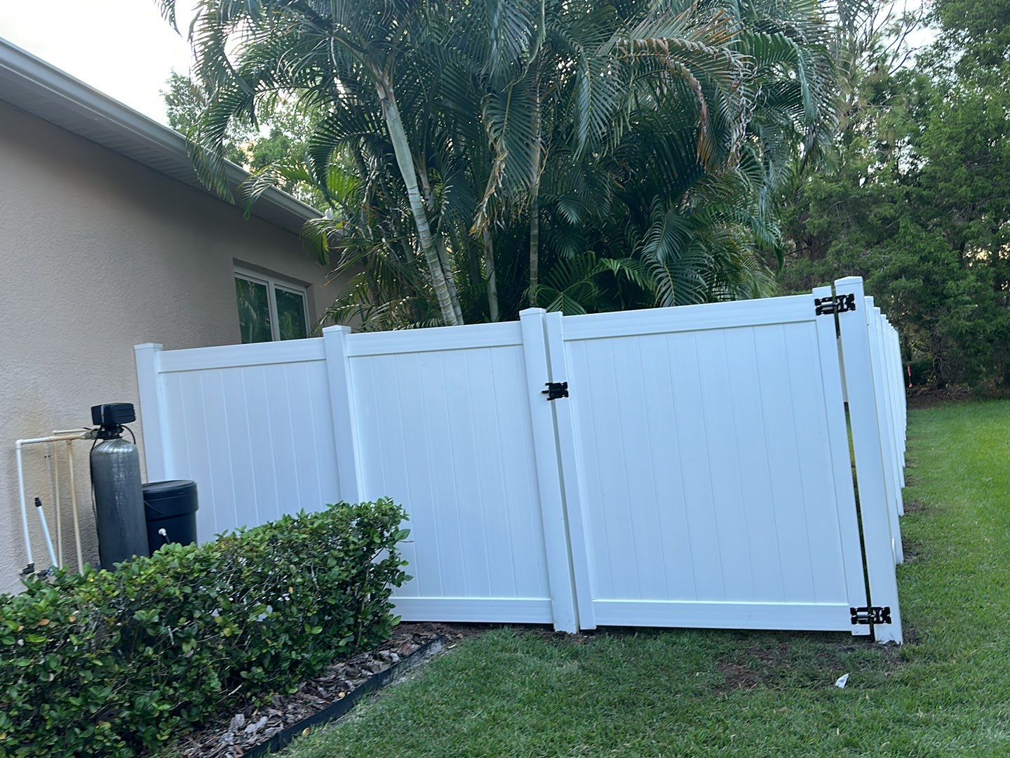 176ft Vinyl privacy & picket combo package by Asap fence and gates, LLC