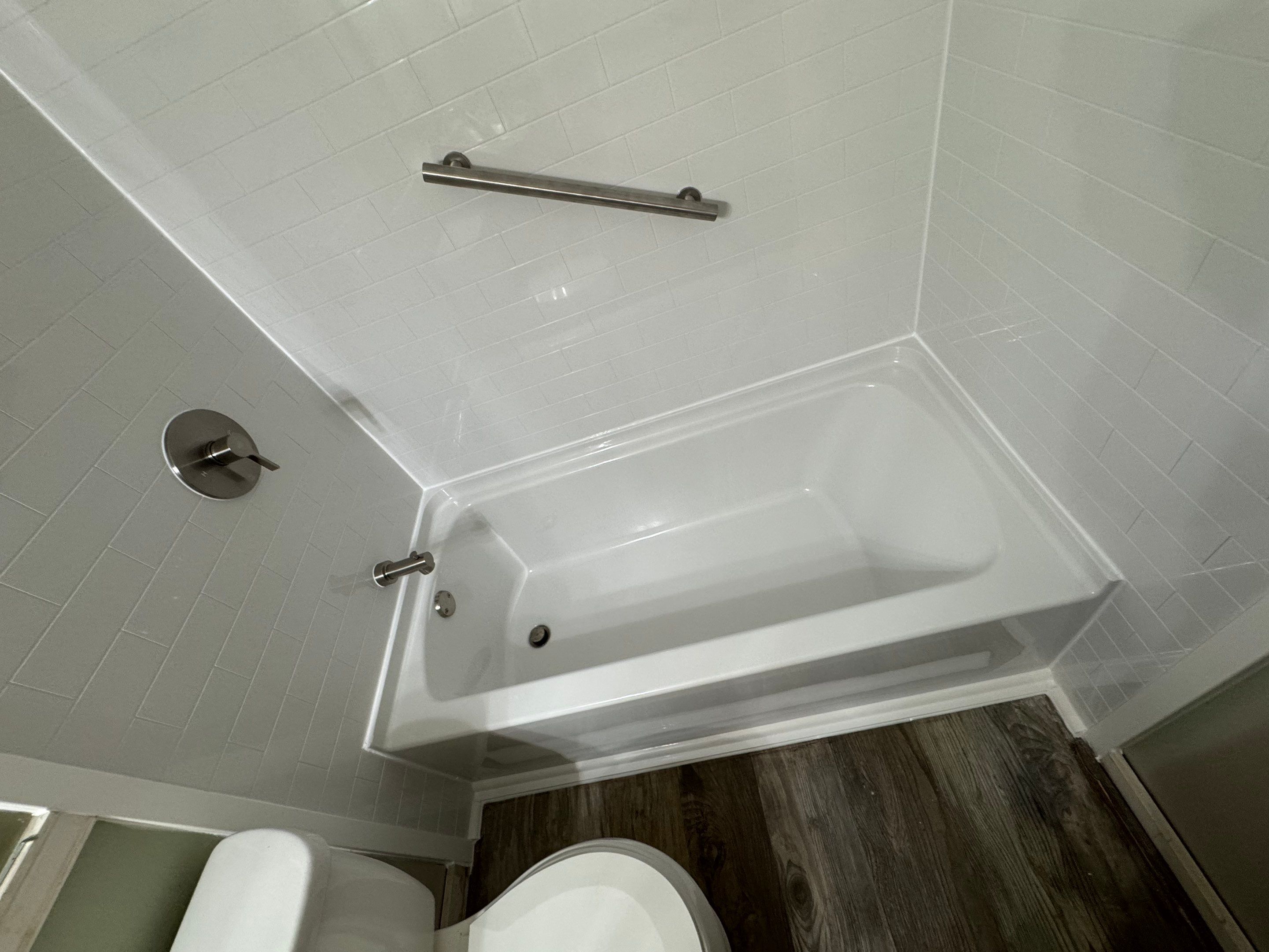 Tub replacement by Window Depot of Annapolis