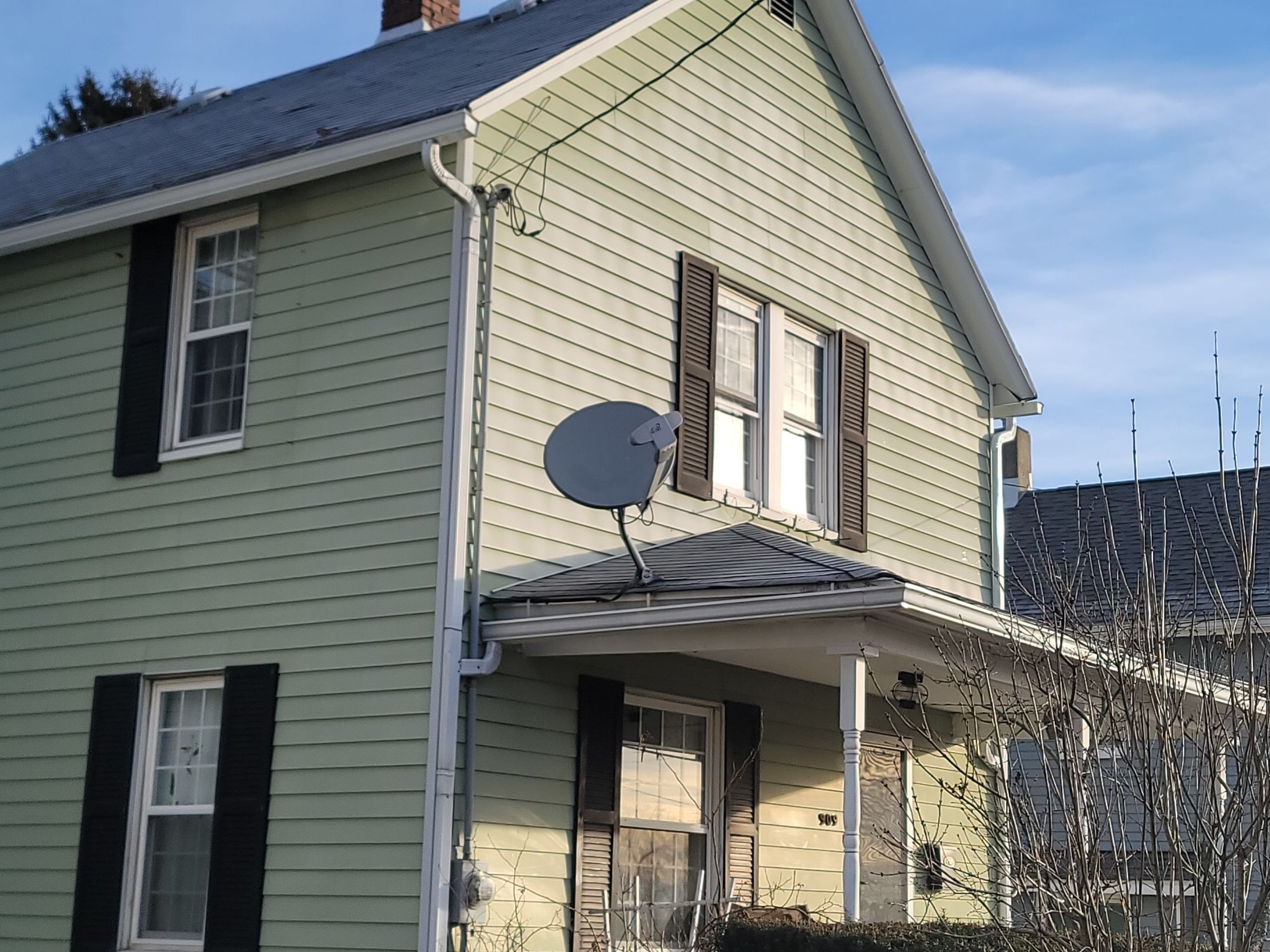 Atlas Pinnacle, Color: Hearthstone, Drip Edge: White by Eagle Eye Roofing