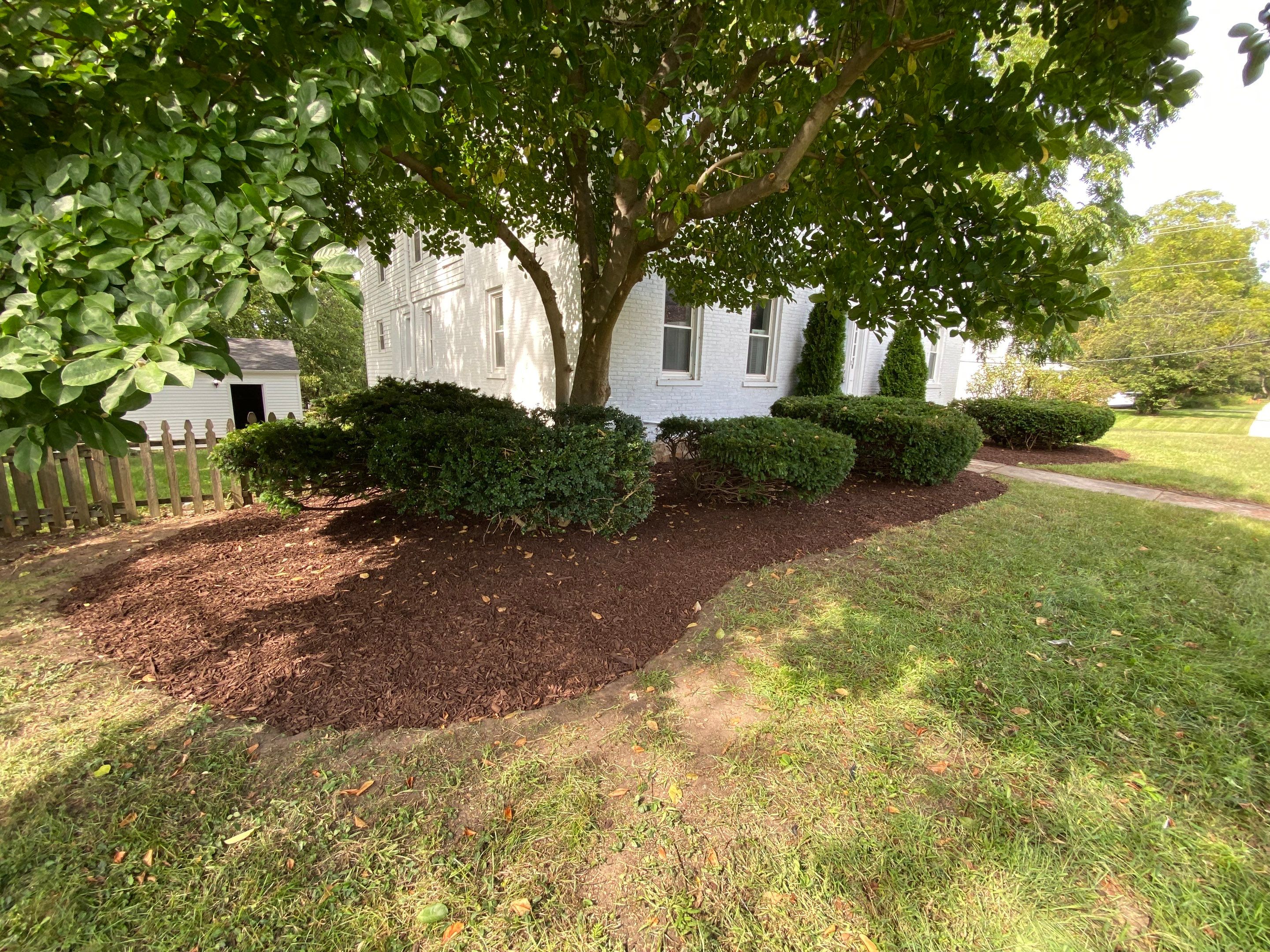 Grounds Maintenance by Elm Rose Gardens