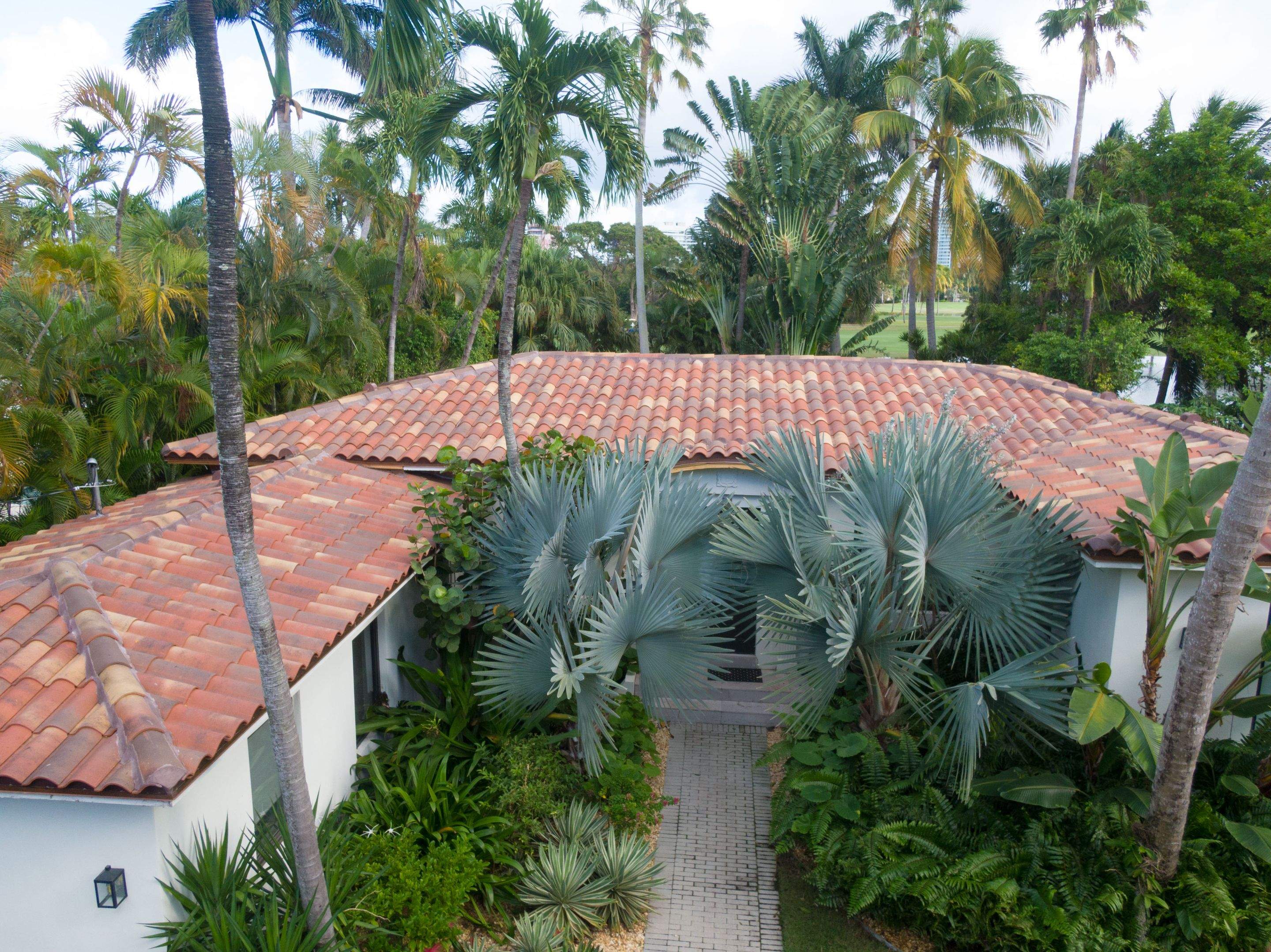 Verea - Spanish S - Jacobea by Istueta Roofing