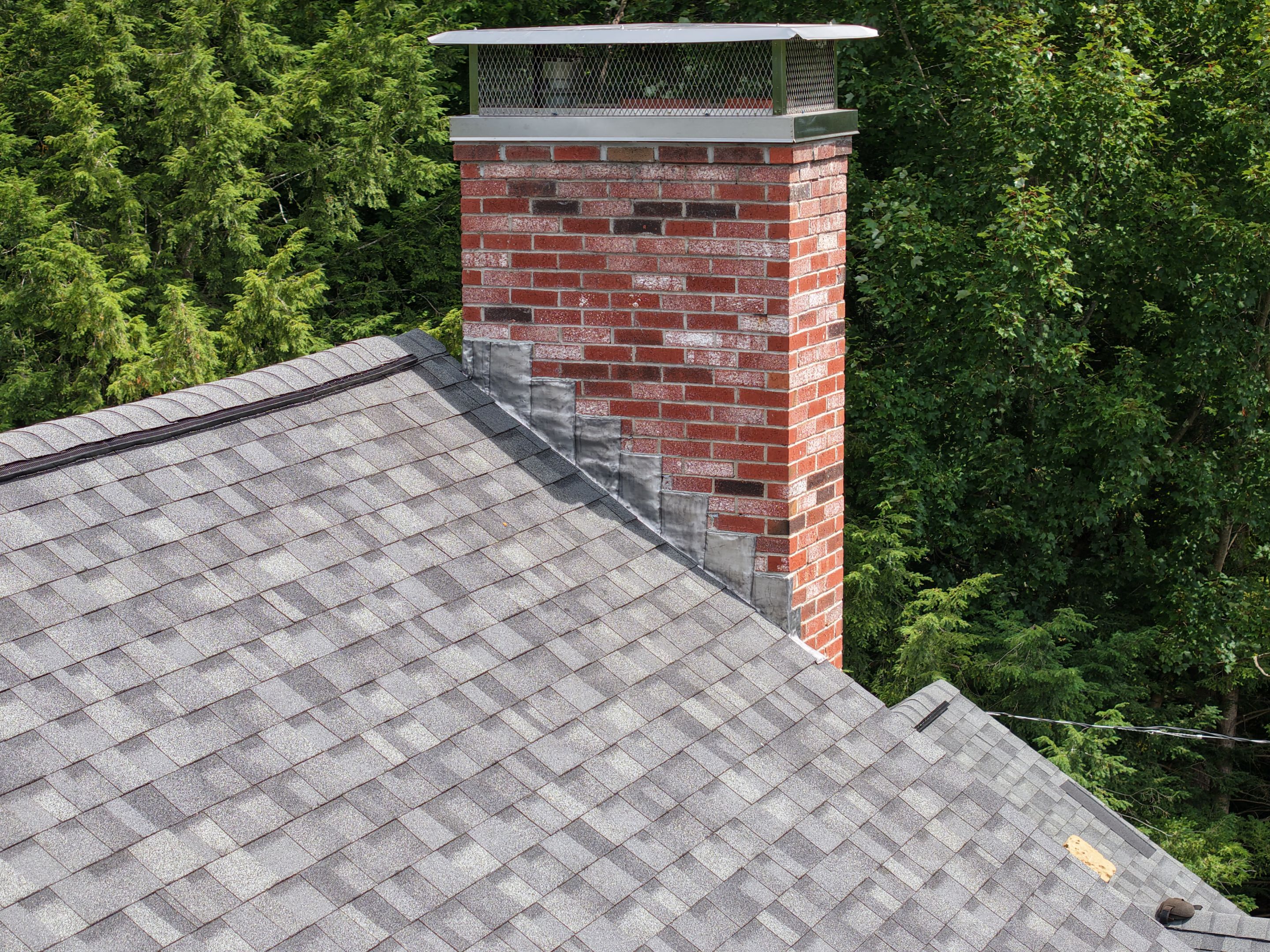 Roof Replacement Near Bedford Village Inn in Bedford, NH | Owens Corning Estate Gray by Compass exteriors