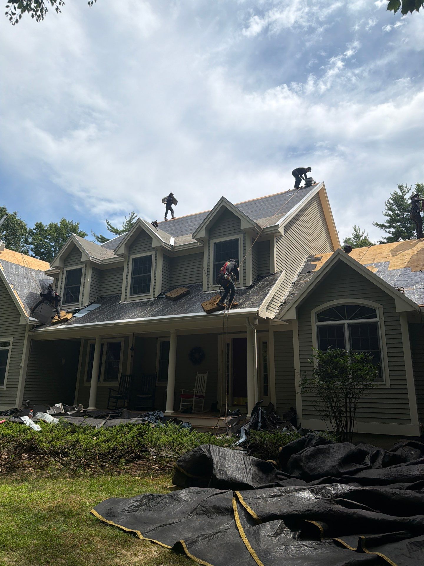 š IKO Roof Transformation in Berwick, Maine! š²šØ by Tall pine roofing