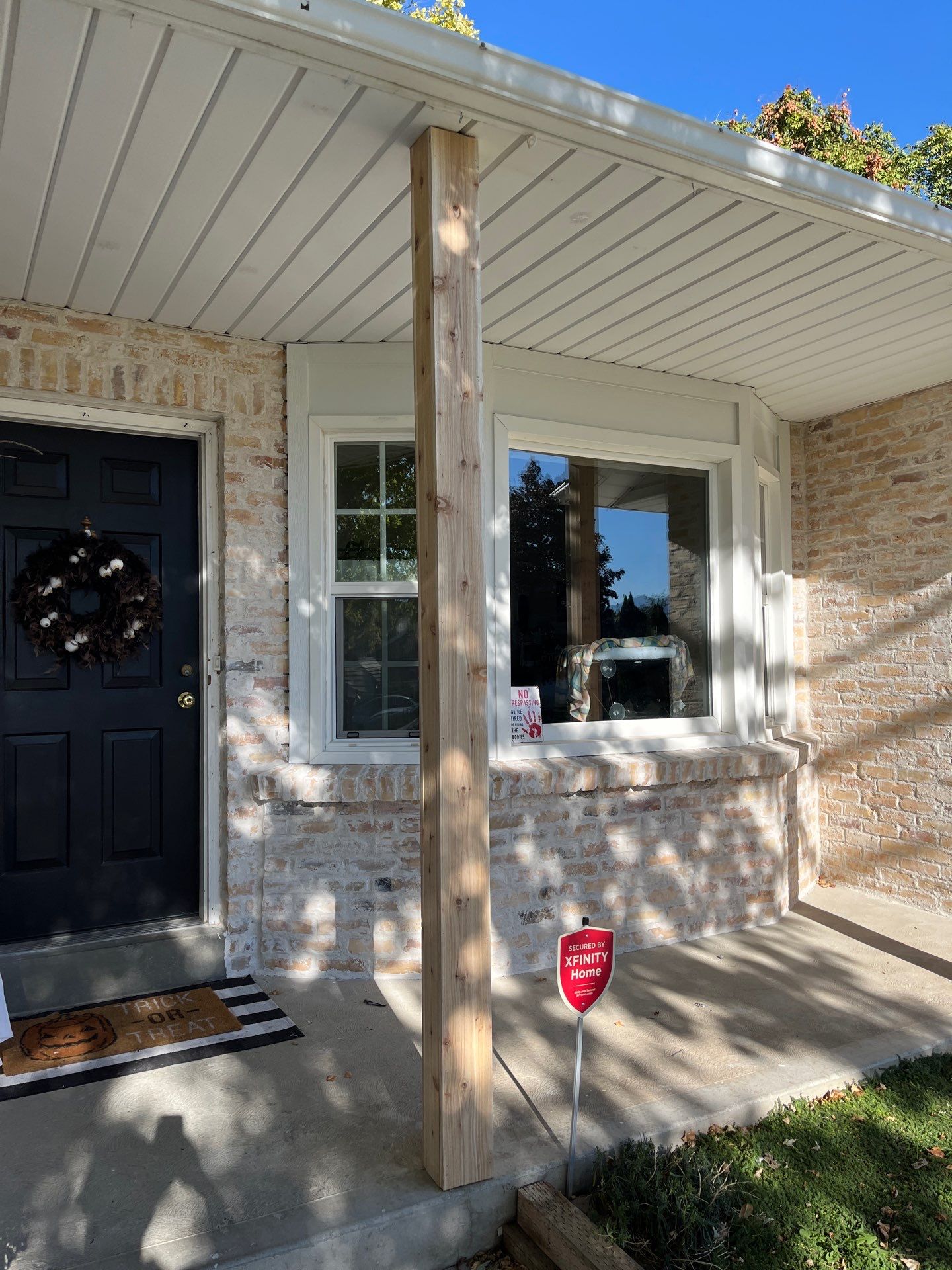 South Jordan | Crisp Board & Batten Accent | Arctic White by Ideal Siding Utah