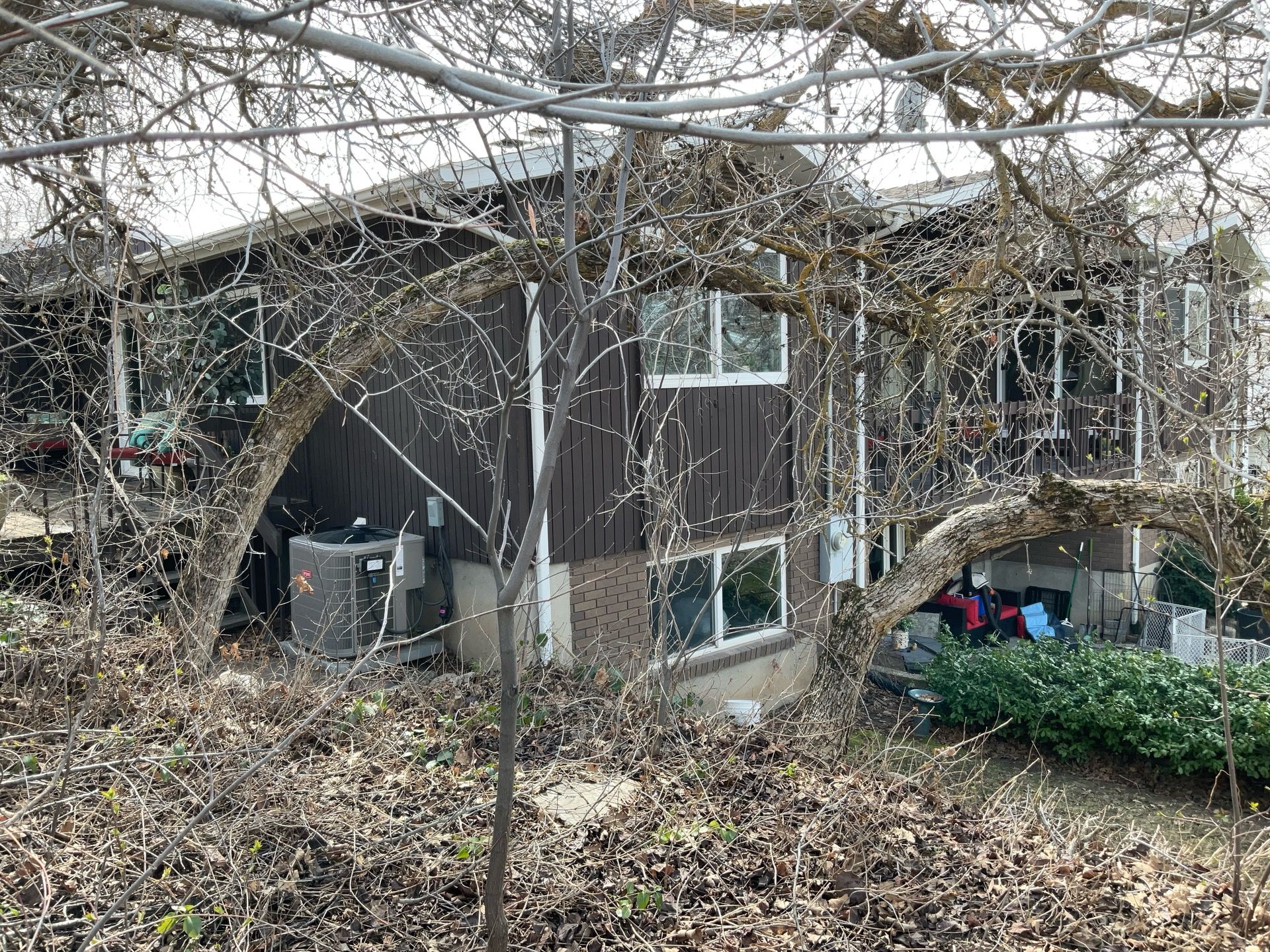 Fruit Heights | Hardie B&B & Shakes | Rich Espresso by Ideal Siding Utah