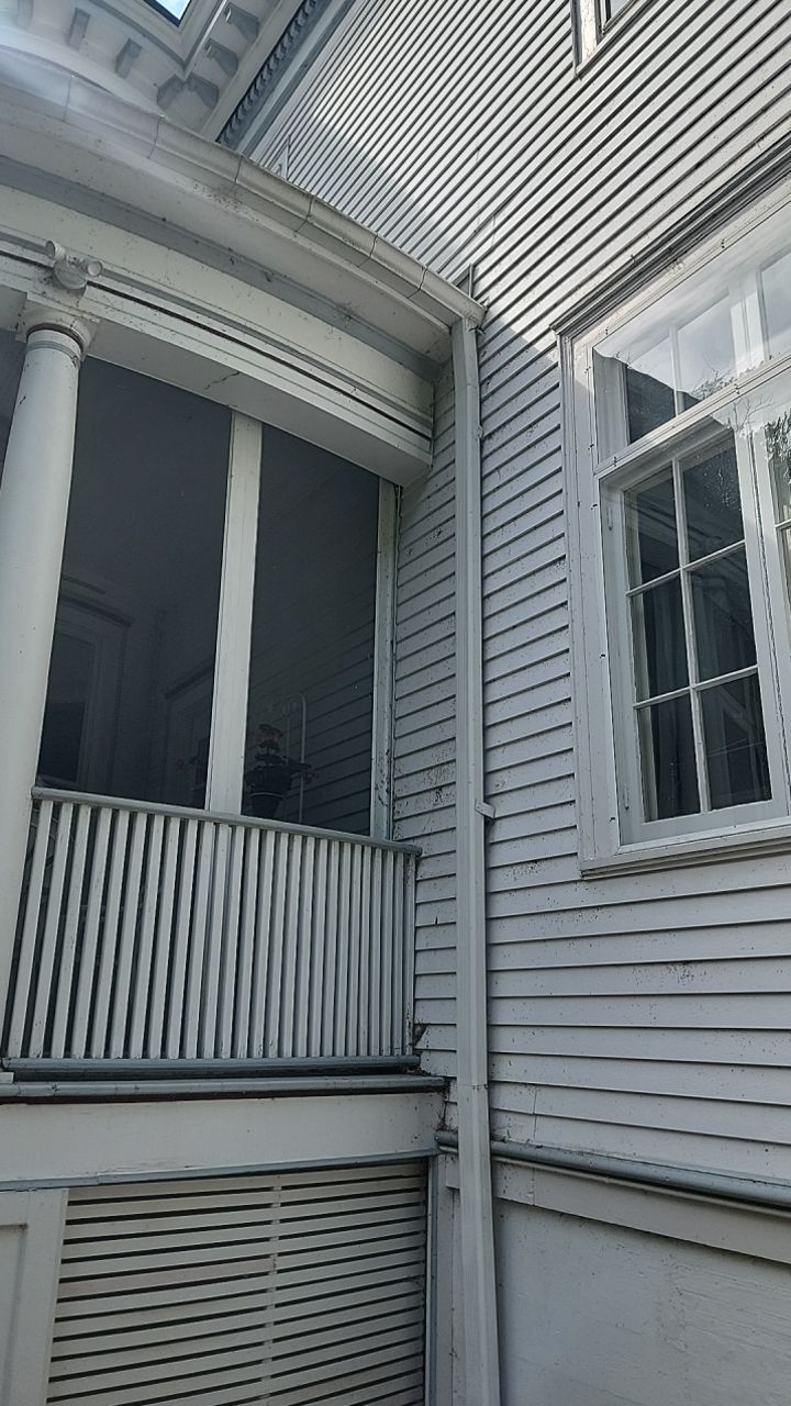 Housewashing  using Algaecide, soft wash soap by Northern Power Washing LLC.