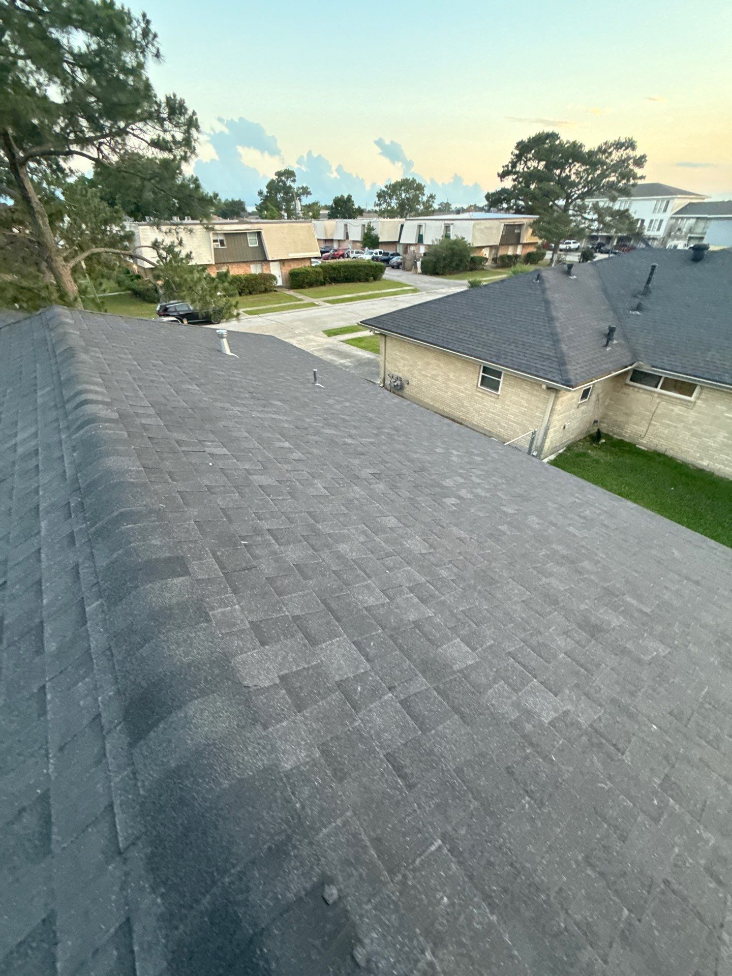 Robertson Roofing and Siding, Inc. featured photo.