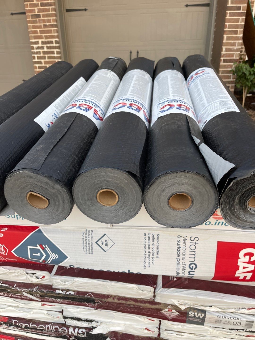 GAF Natural Shadow - Charcoal by Elite Roofing LLC