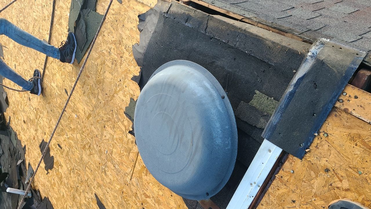 Dumfries: CertainTeed Landmark Pro Designer Shingles in Max Def Weathered Wood by RM Banning, Inc.