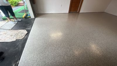 Garage in Nashua, NH 03060