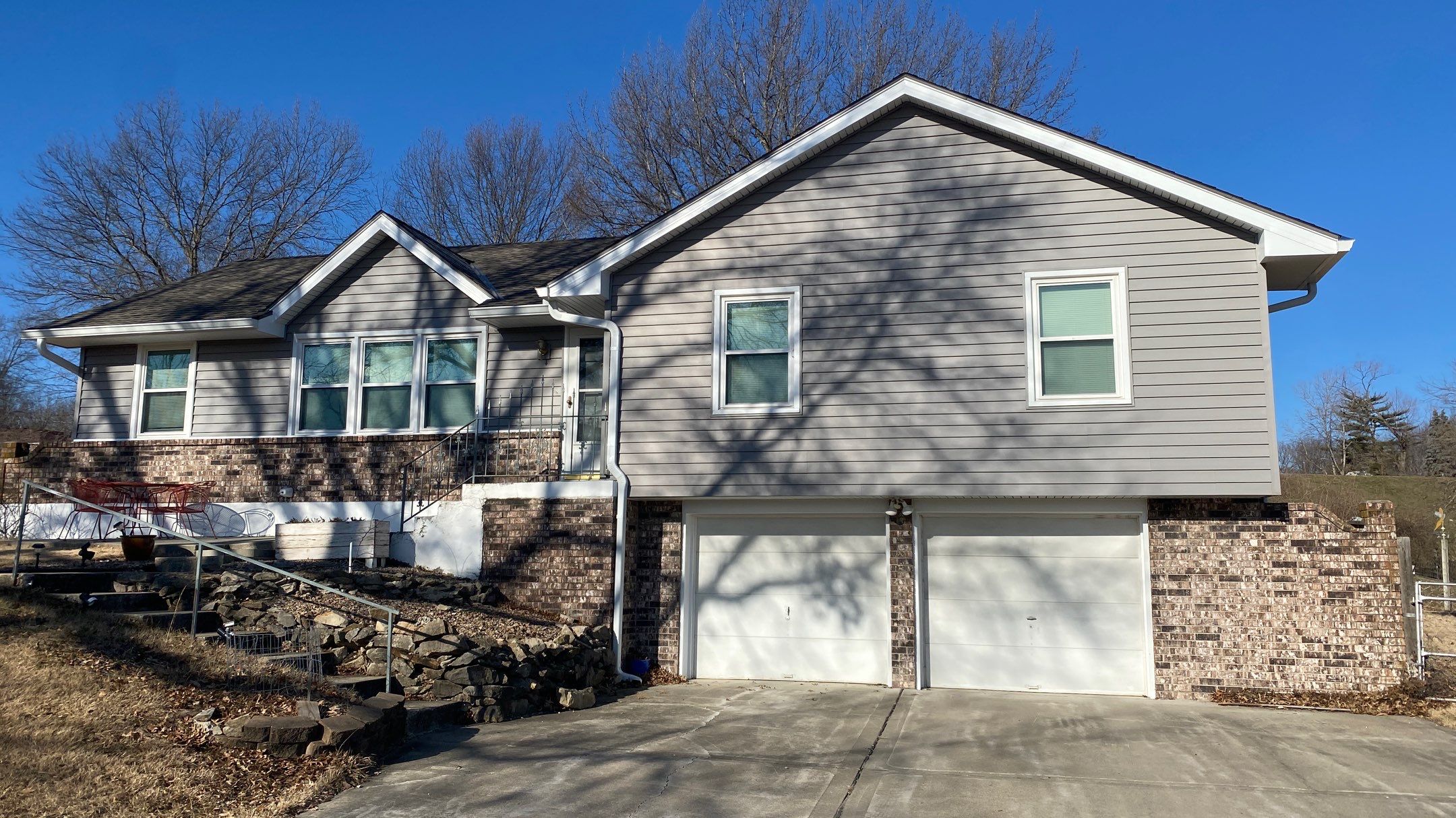 Siding Installation using Exterior Portfolio Vinyl Siding by EEC Windows, Siding & Roofing