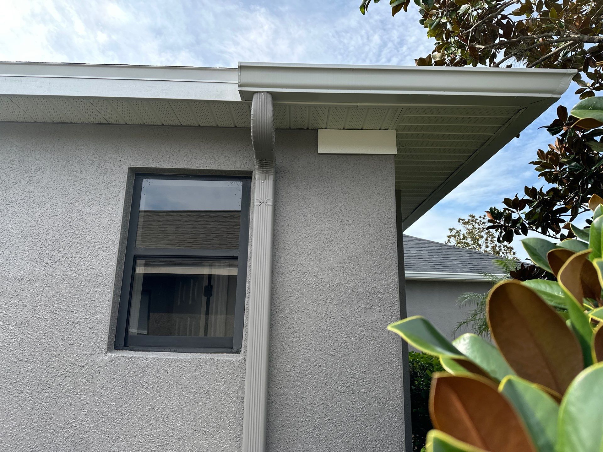 House Wash, Lanai Cleaning, and Driveway Cleaning by Sunshine AquaWash