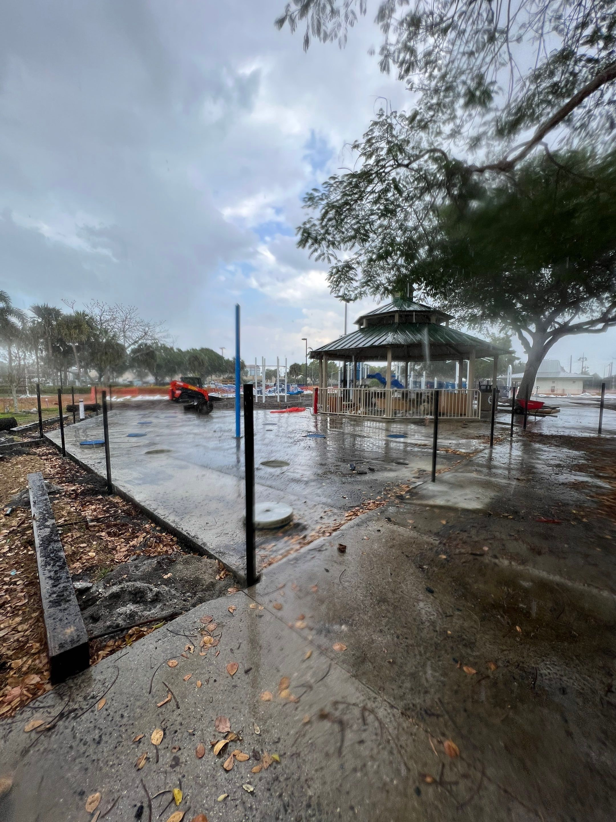 Vinyl Coated Chain-link fence for the City of Naples around Fleischmann Park Playground.  by Asap fence and gates, LLC