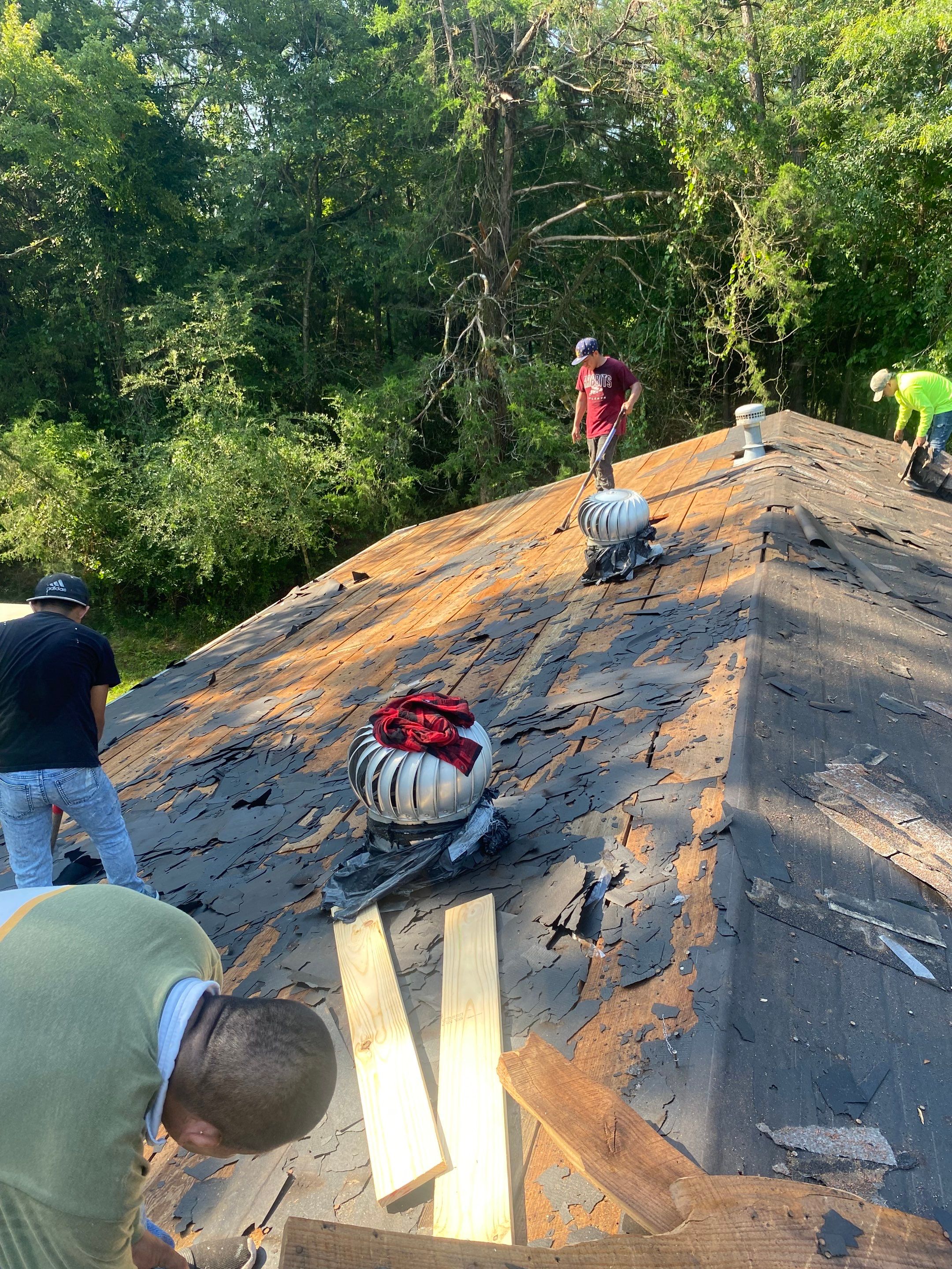 Metal Roof Replacement: 26 GA. Residential Metal Panels by Hostetler Roofing