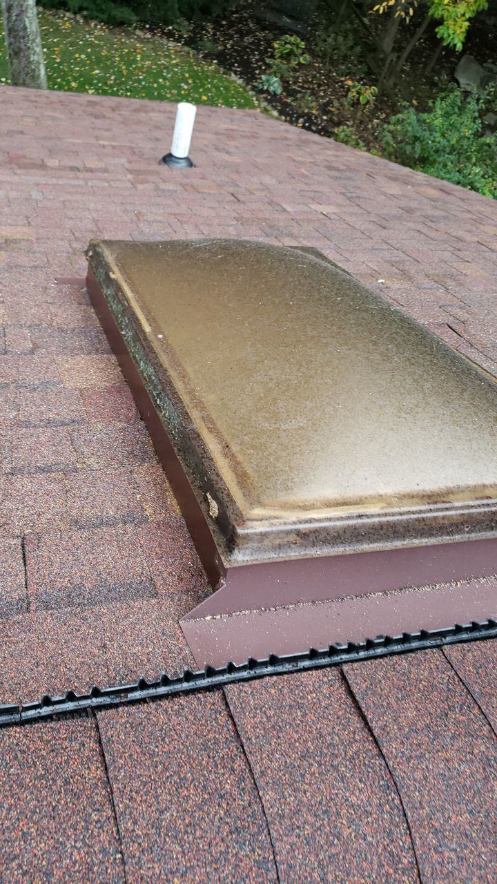 Brand: Atlas Pinnacle Color: Pristine Scotchgard Sienna Drip: Musket Brown by Eagle Eye Roofing