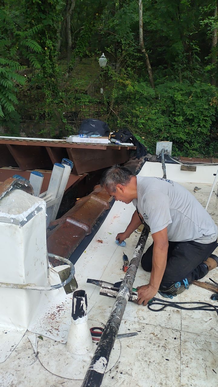 Grateful Head Pizza by Hostetler Roofing
