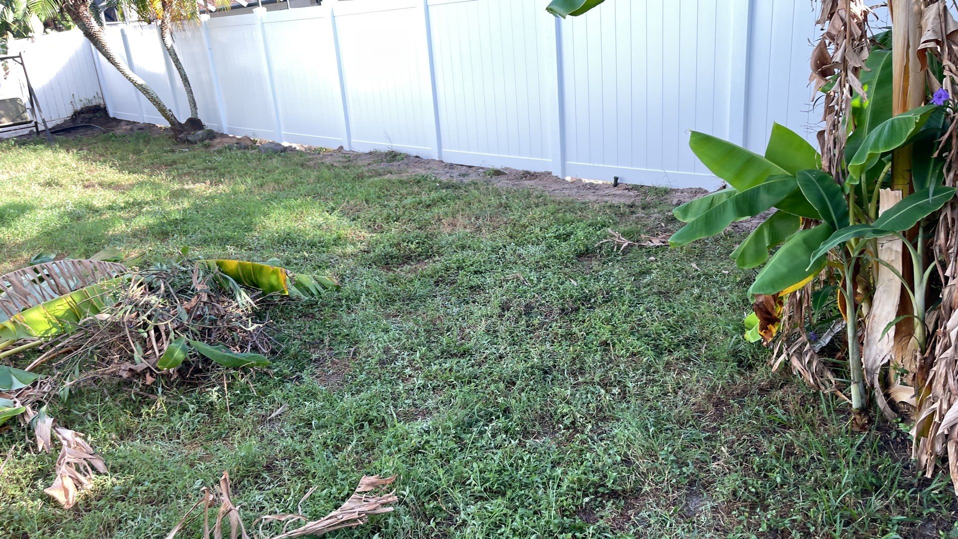 Palmetto, FL Vinyl Fence Installation using White Vinyl Privacy Fence by Asap fence and gates, LLC