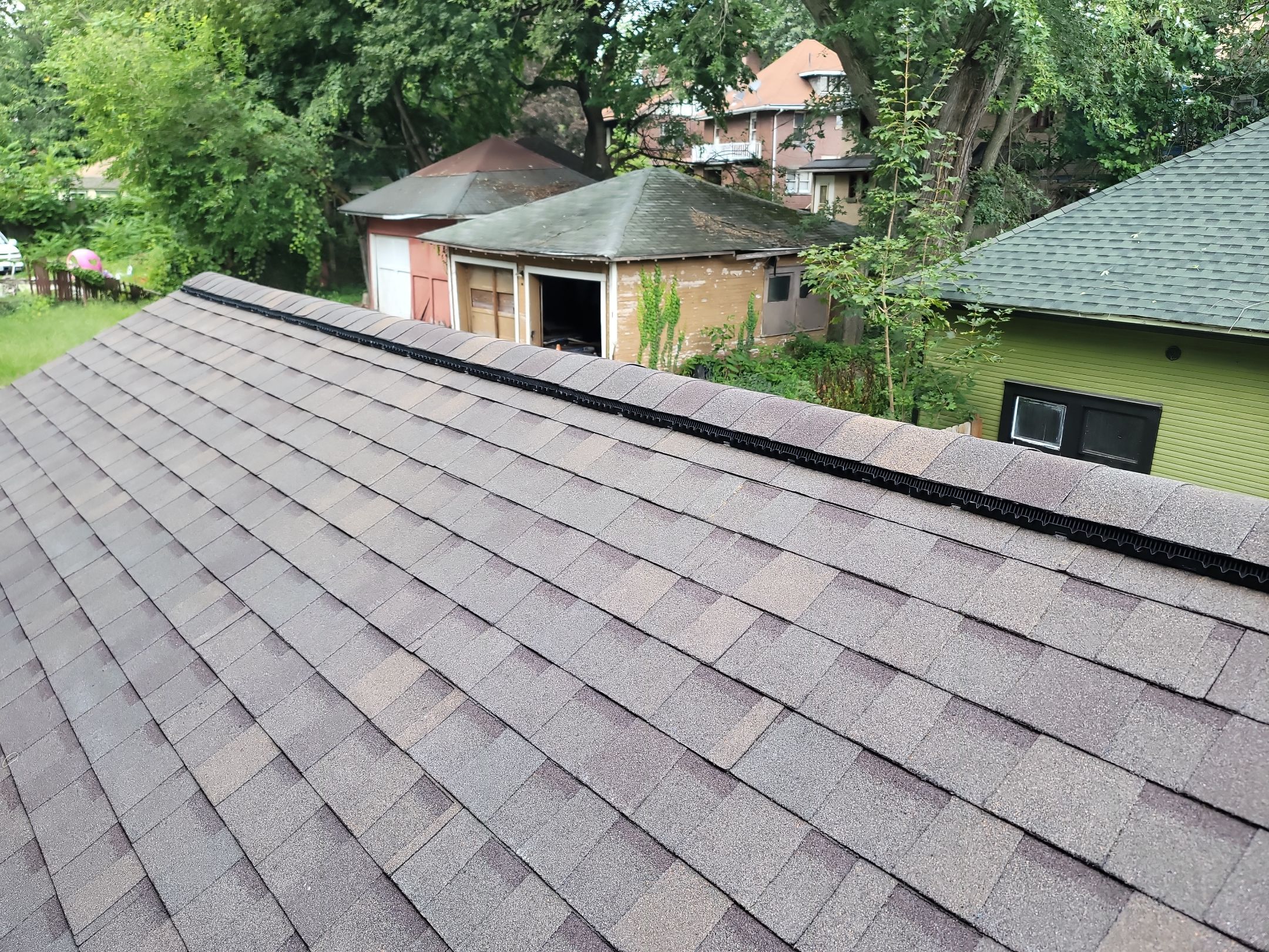 Atlas Pinnacle, Color: Heatherblend, Drip Edge: White by Eagle Eye Roofing