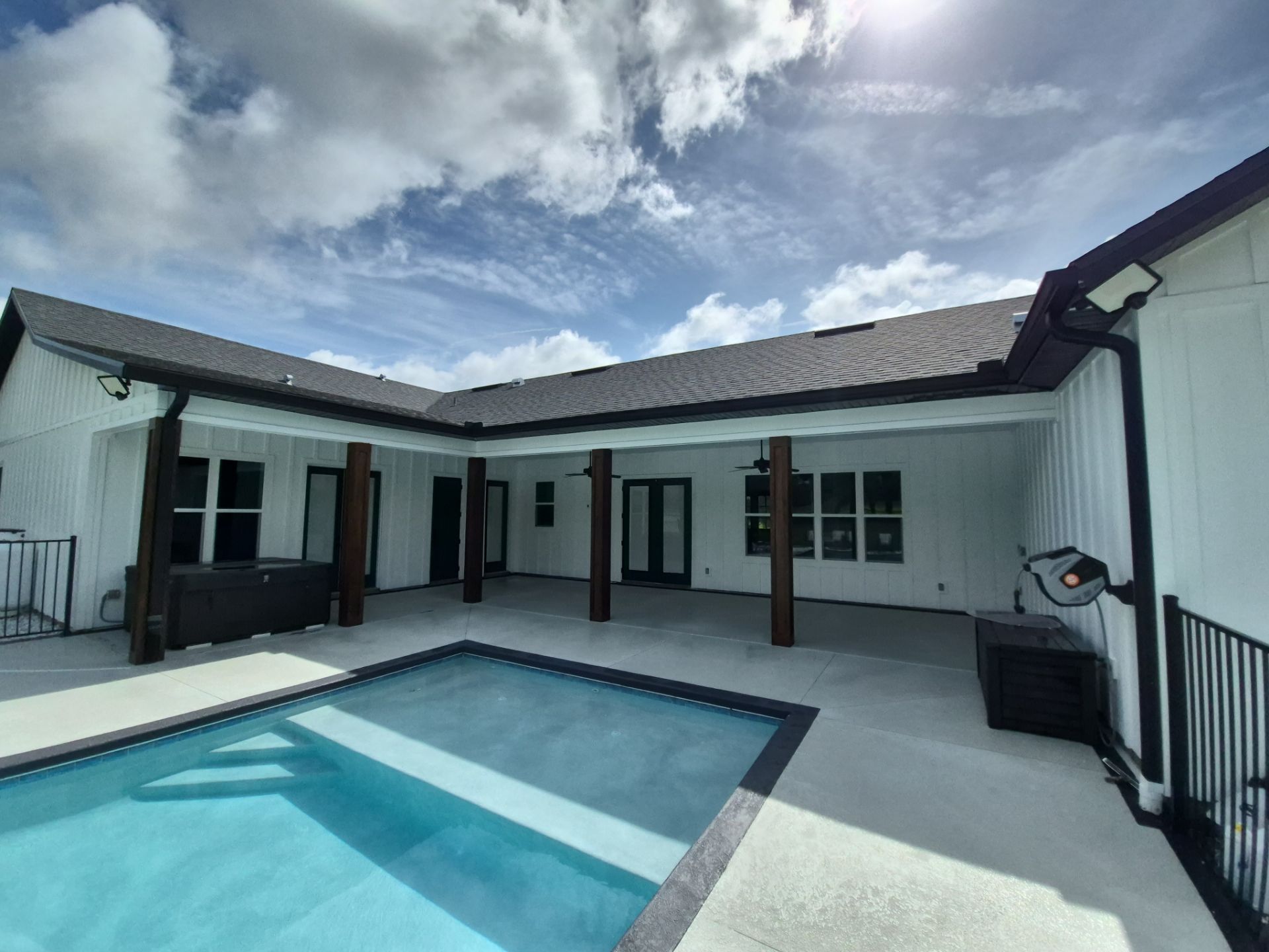 Modern Farmhouse Routine Cleaning in Reddick by Infinite Exteriors LLC